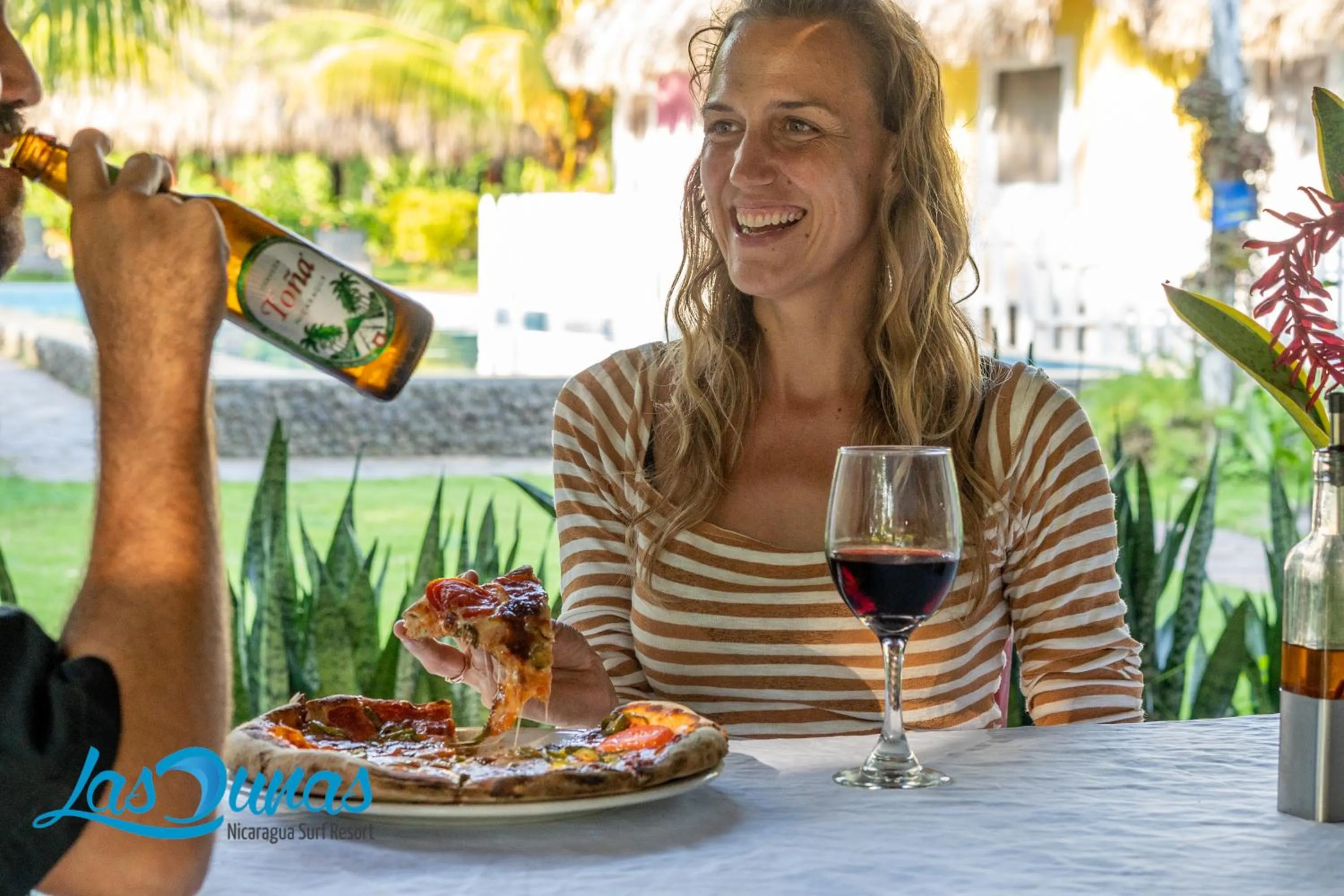 Restaurant/places to eat in Las Dunas Surf Resort