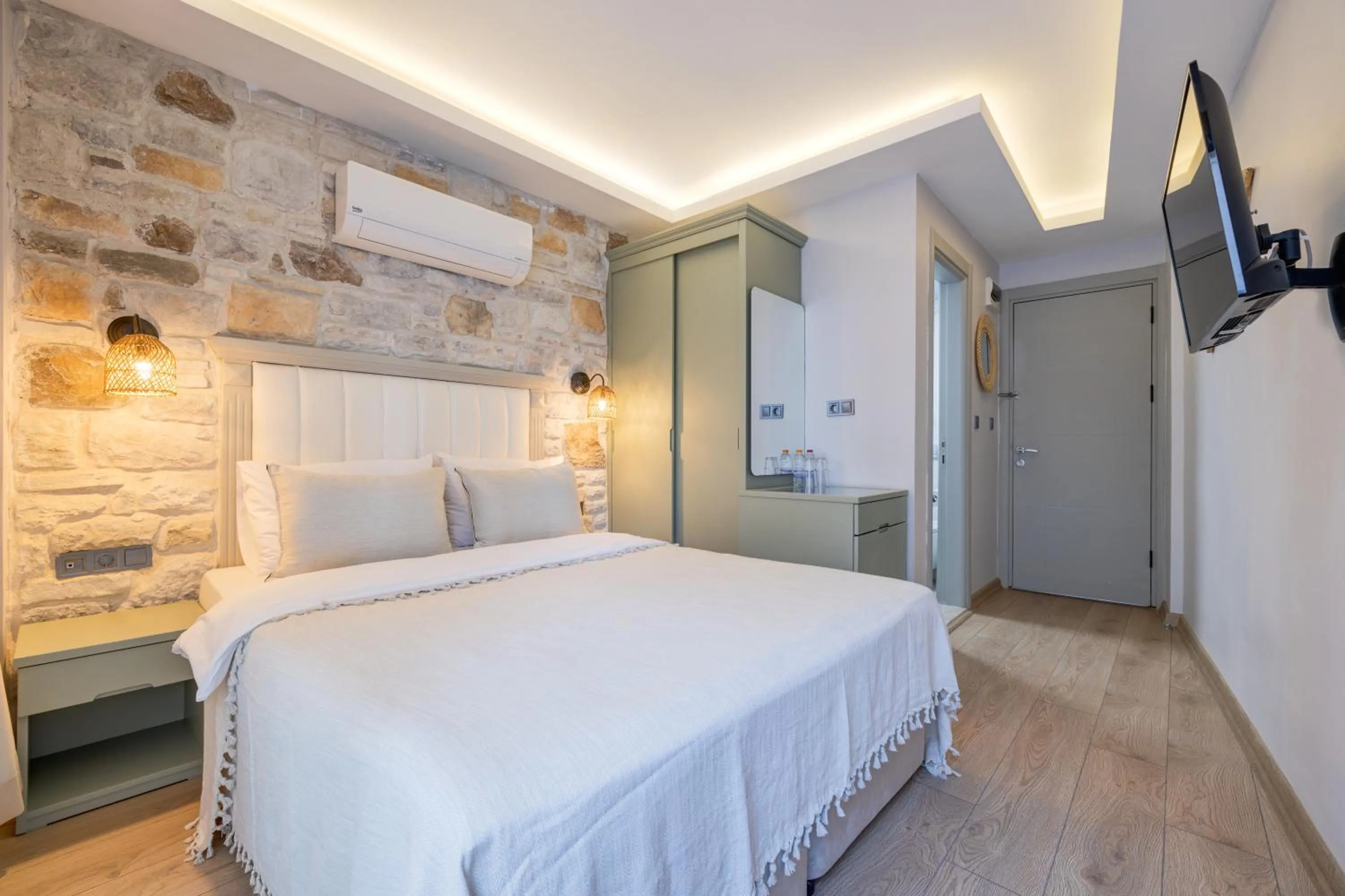 Bed in Hanedan Otel Foca Izmir