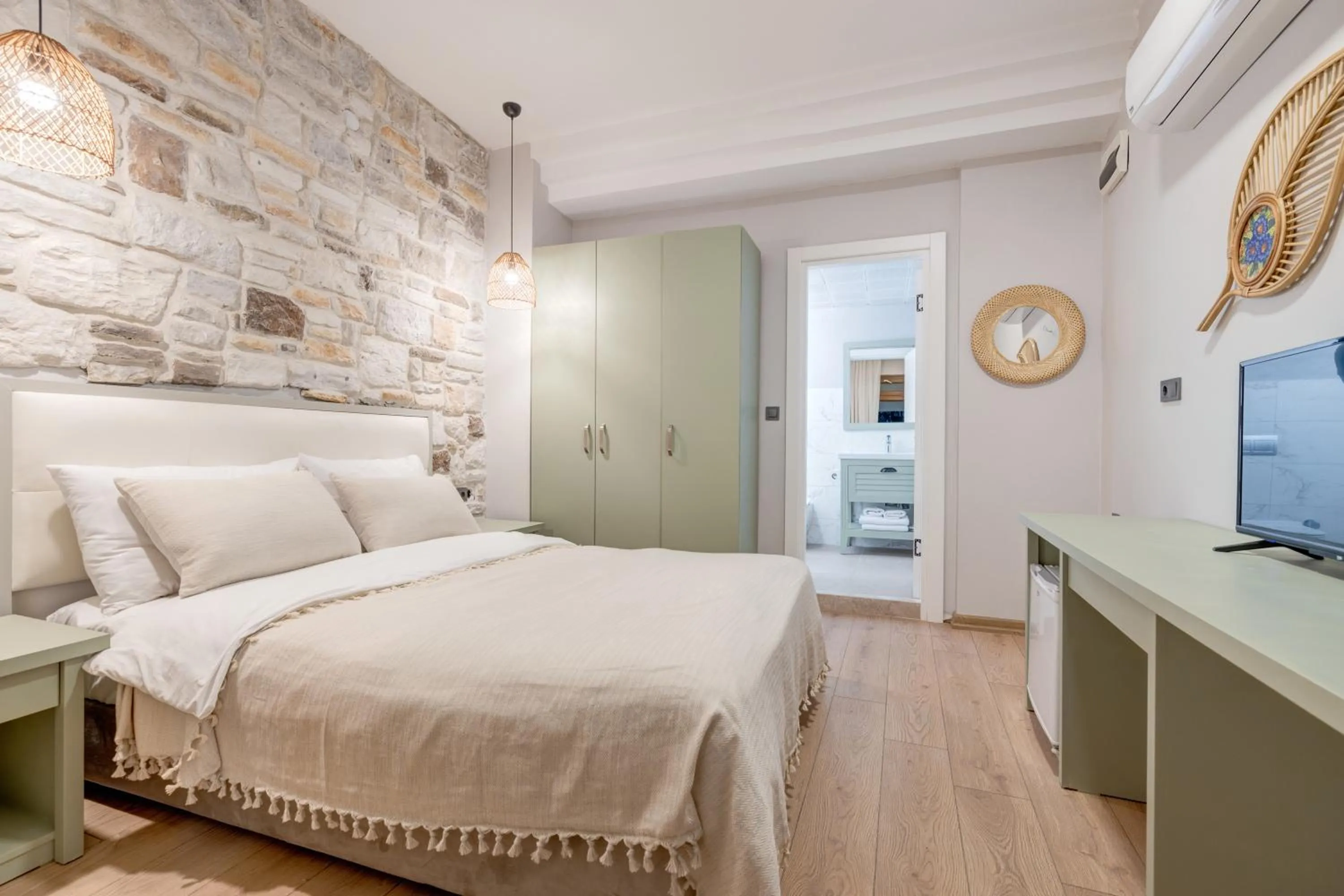 Bed in Hanedan Otel Foca Izmir