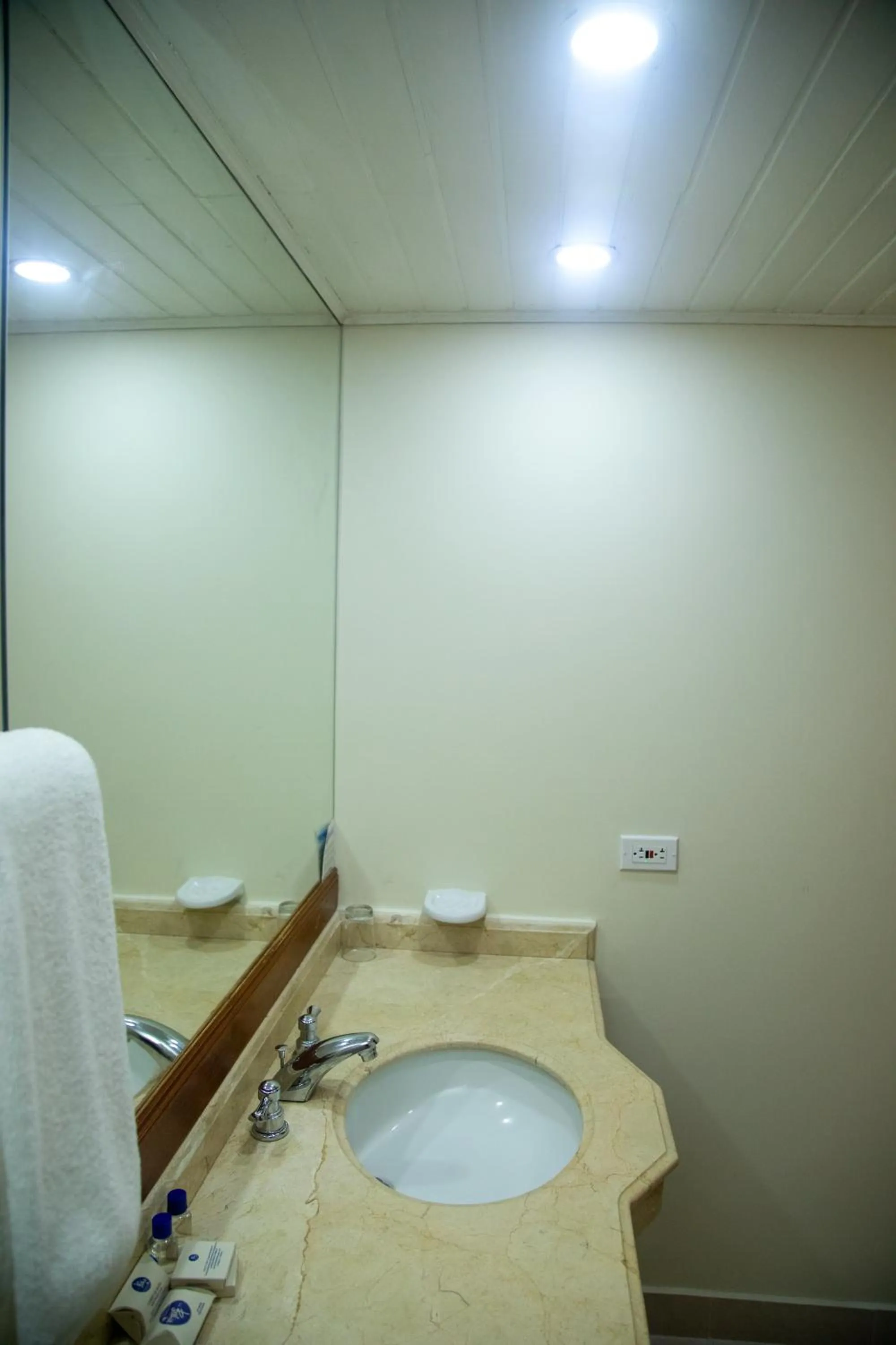 Toilet in Hotel Bahia Cartagena