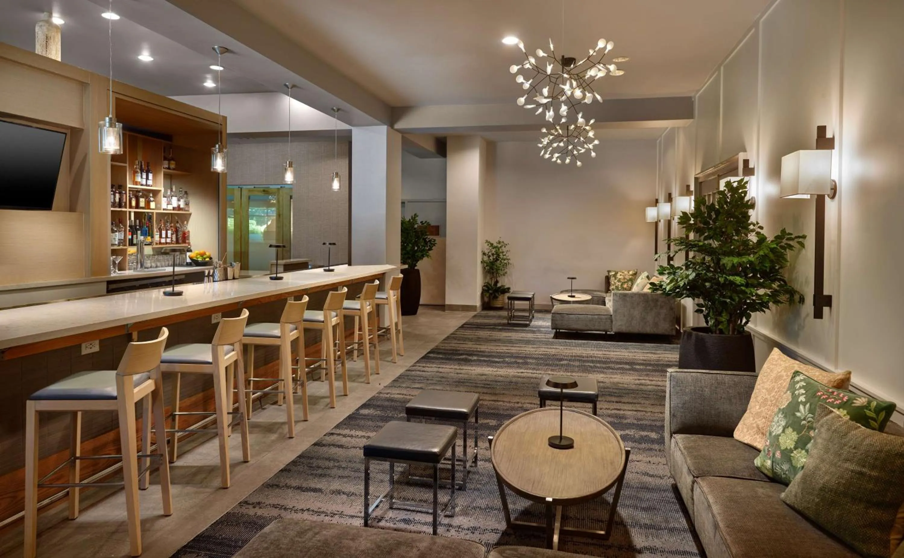 Lounge or bar in Hilton Atlanta Northeast