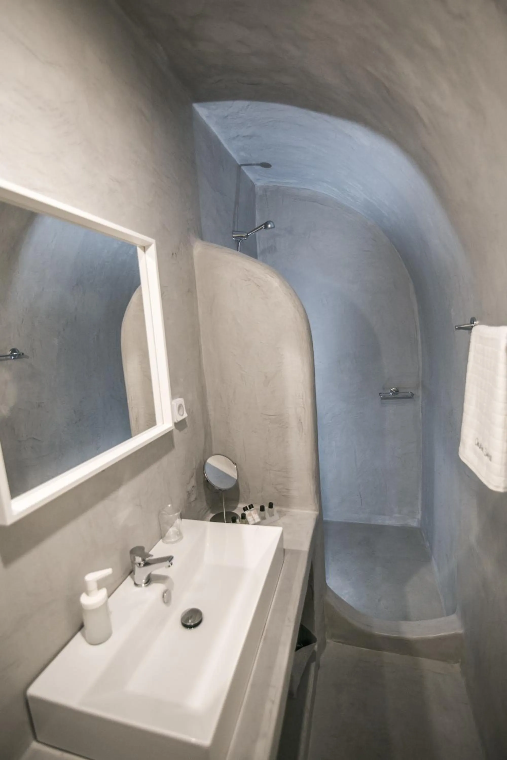 Shower in Theodora Suites