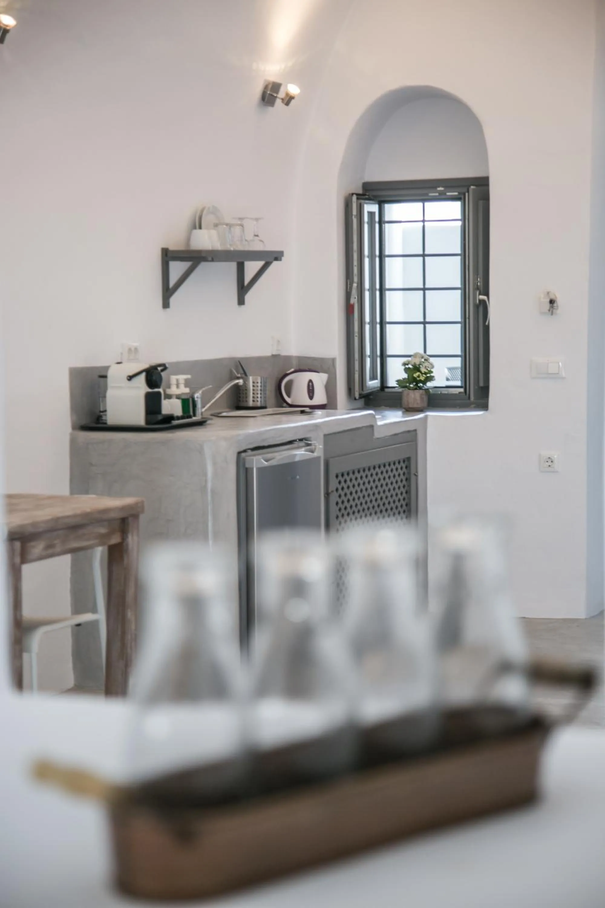 Coffee/tea facilities in Theodora Suites