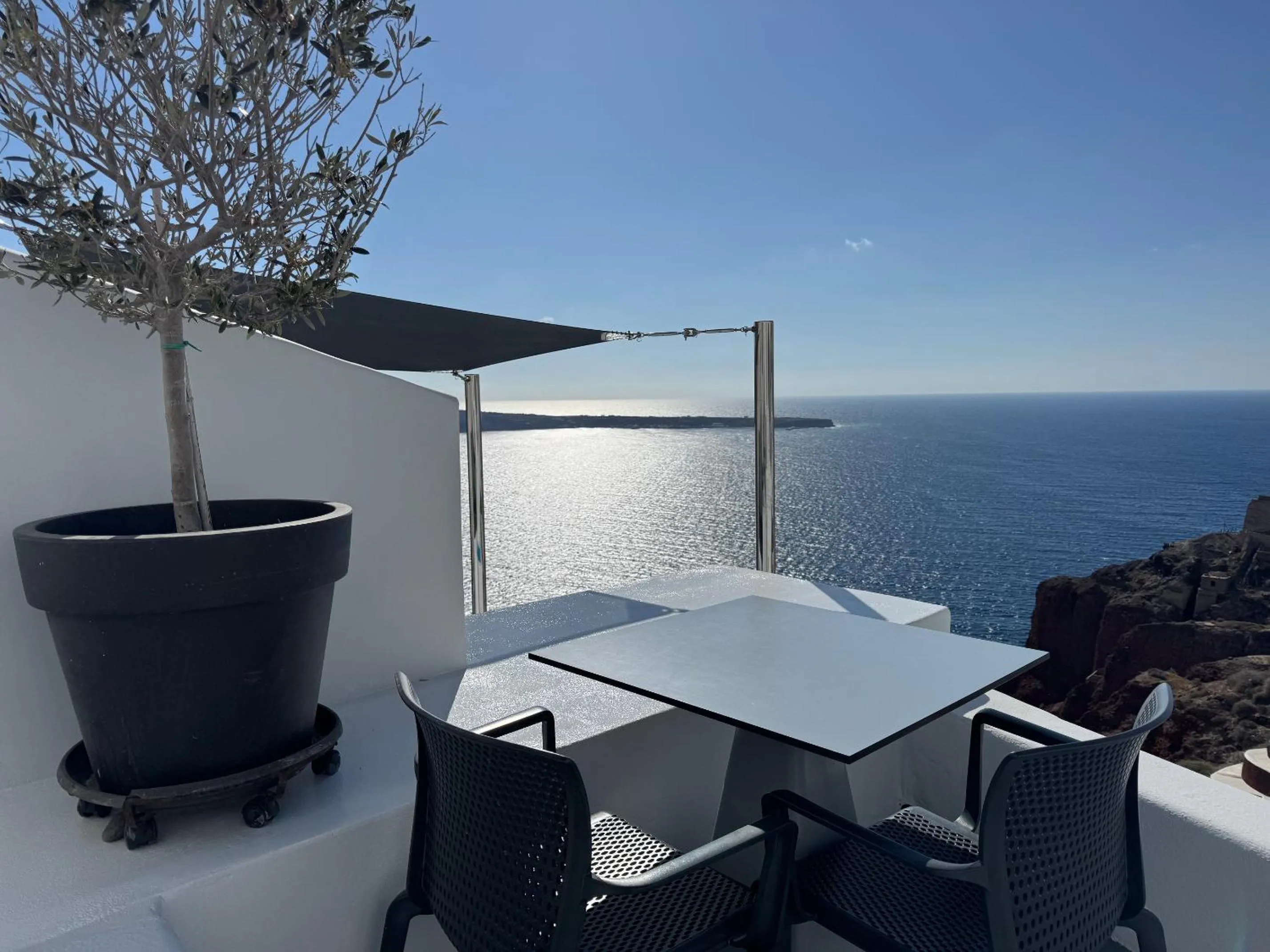 Day in Theodora Suites