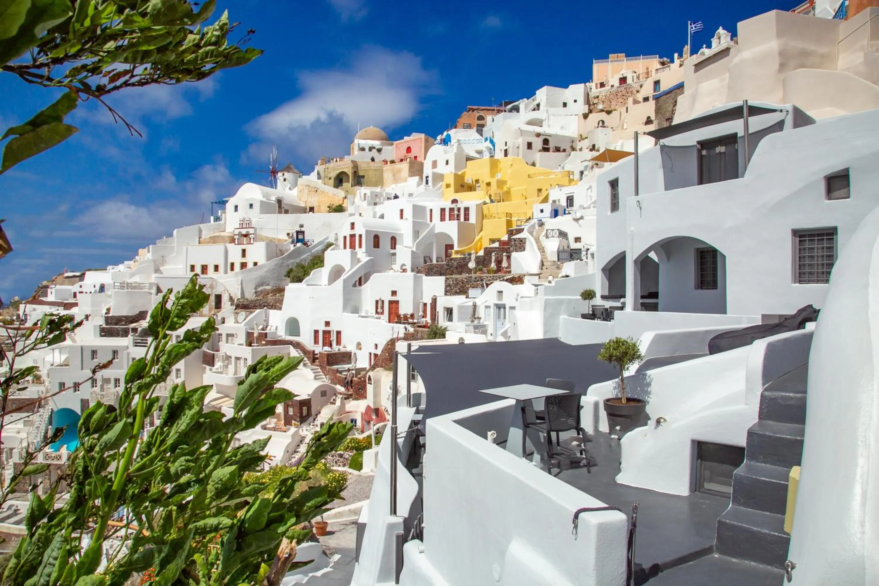 Facade/entrance in Theodora Suites