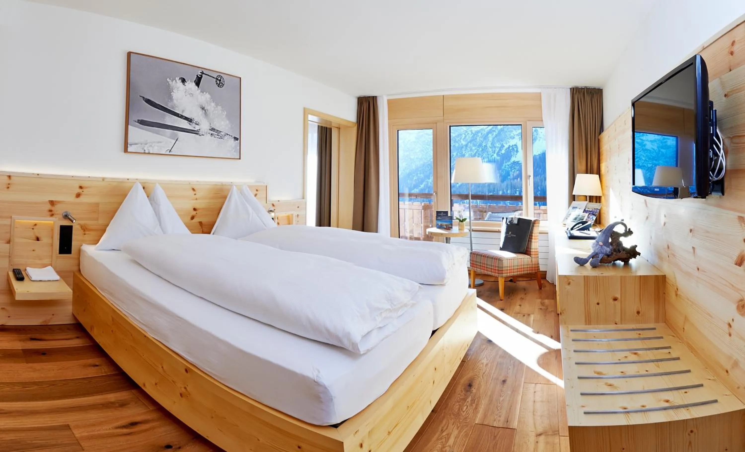 Photo of the whole room, Bed in Waldhotel Arosa