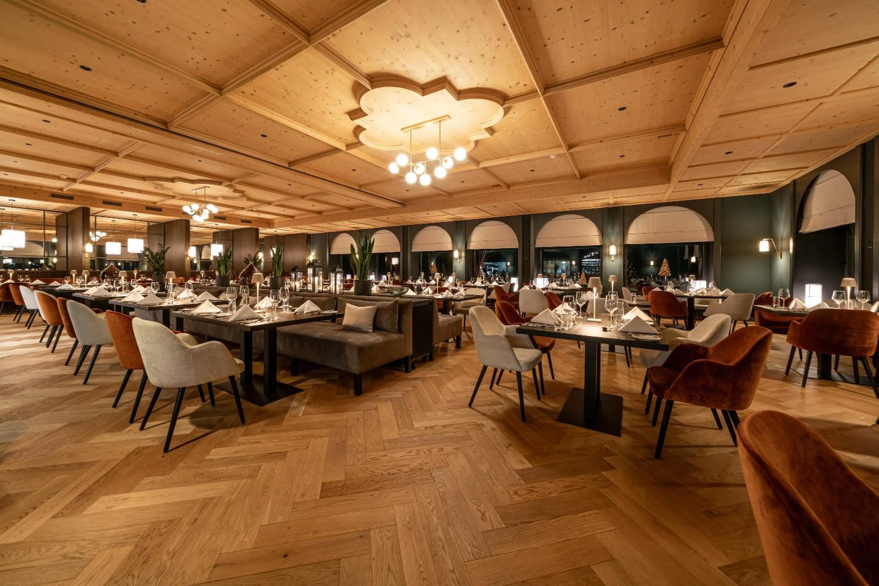 Restaurant/places to eat in Waldhotel Arosa