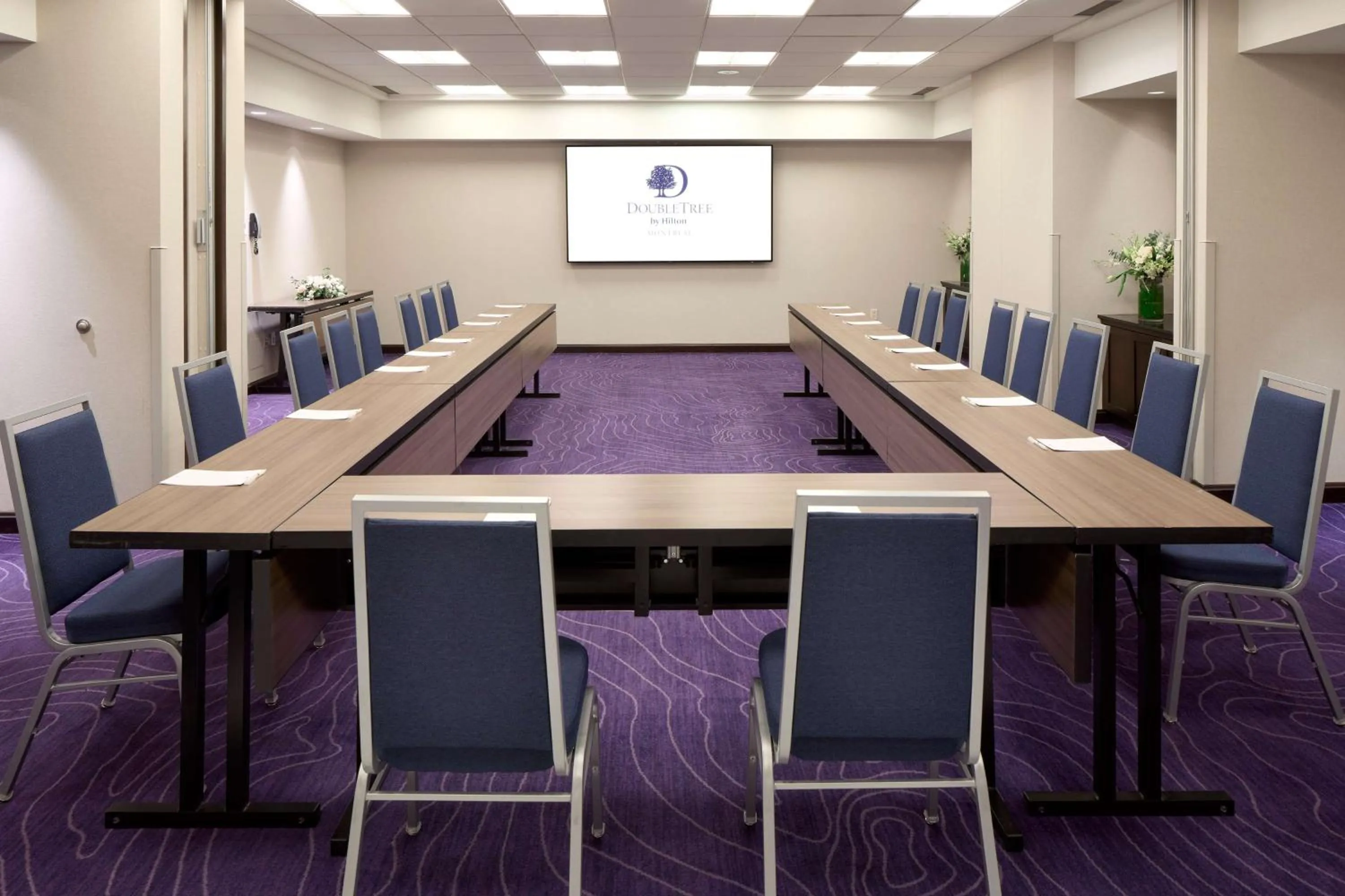 Meeting/conference room in DoubleTree By Hilton Montreal