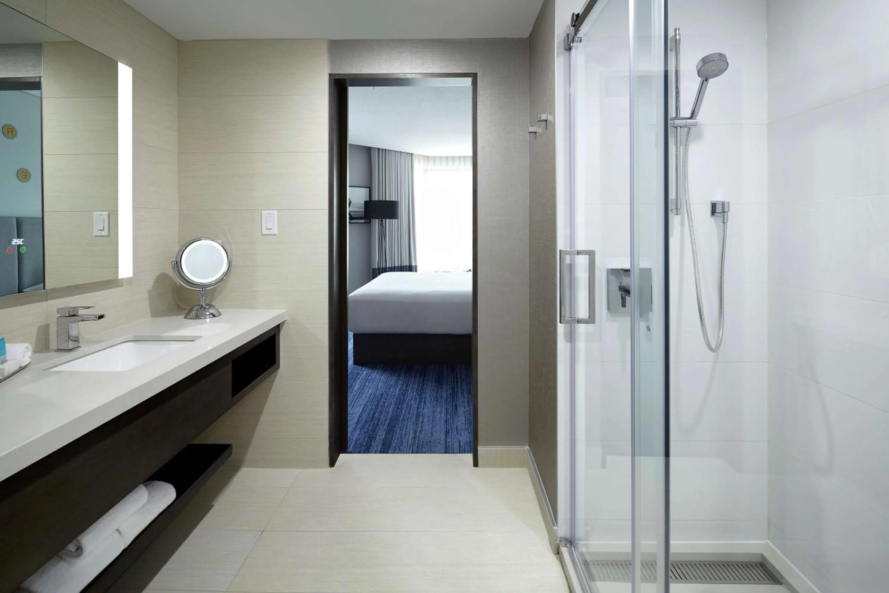 Bathroom, Bed in DoubleTree By Hilton Montreal