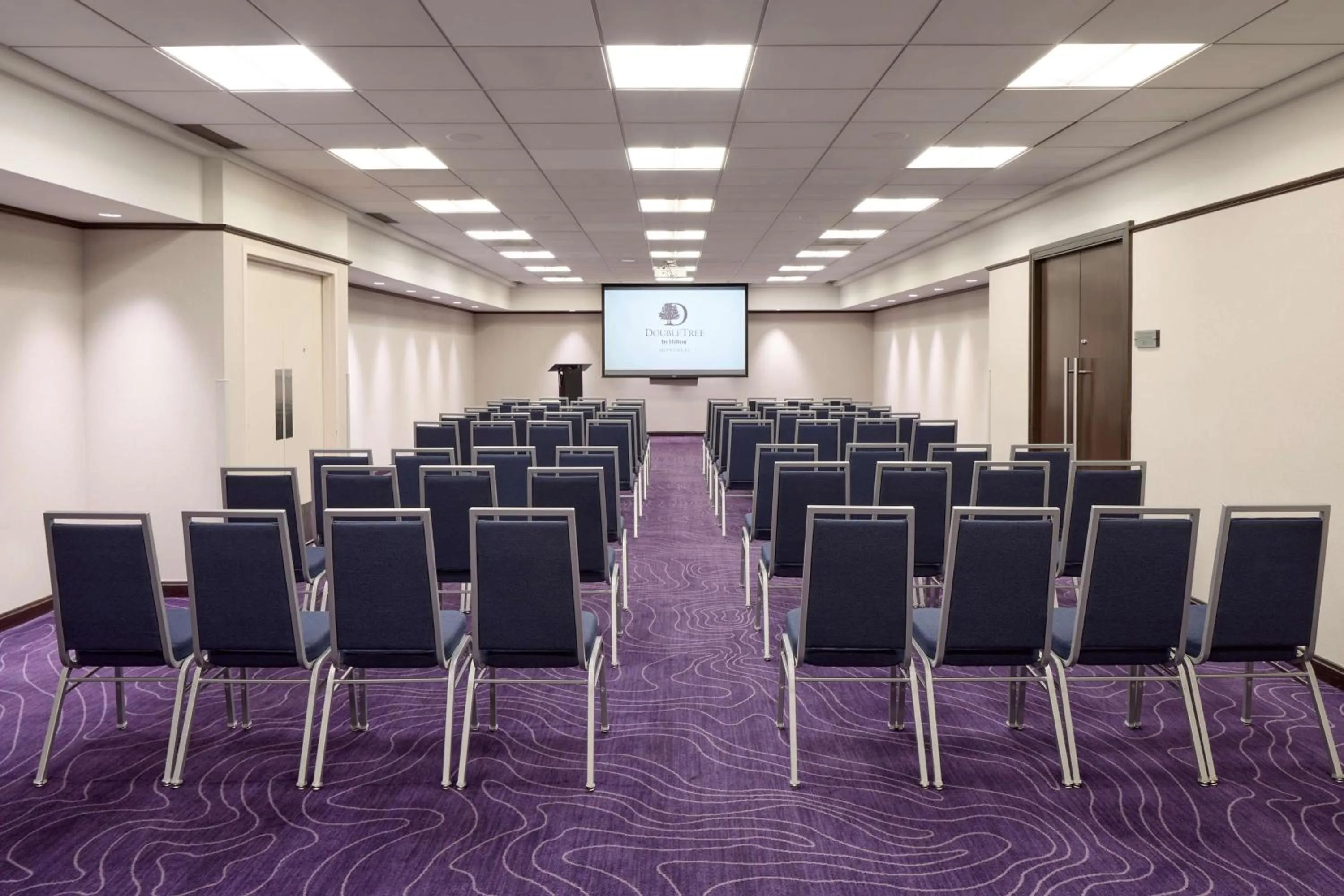 Meeting/conference room in DoubleTree By Hilton Montreal