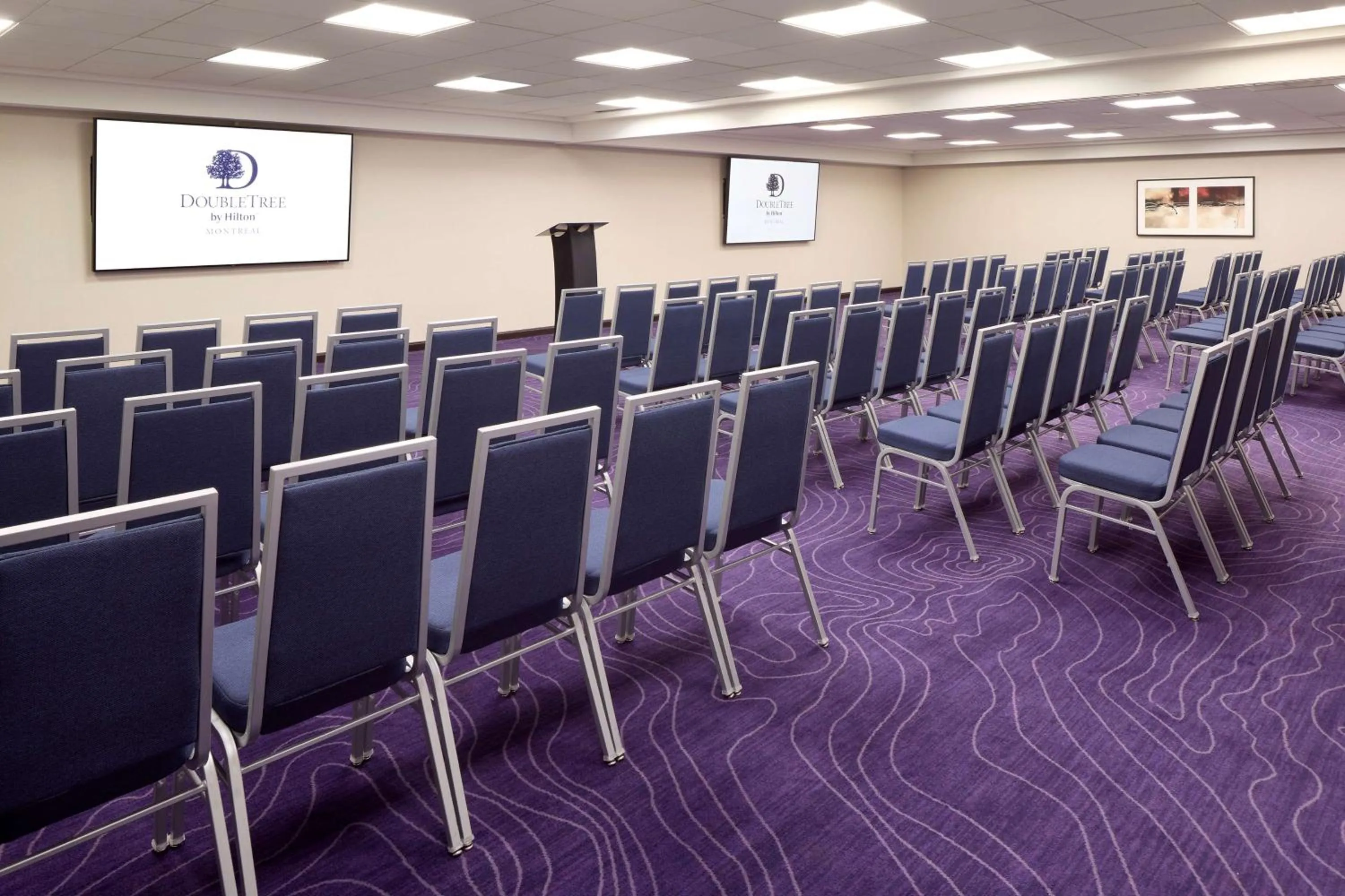 Meeting/conference room in DoubleTree By Hilton Montreal