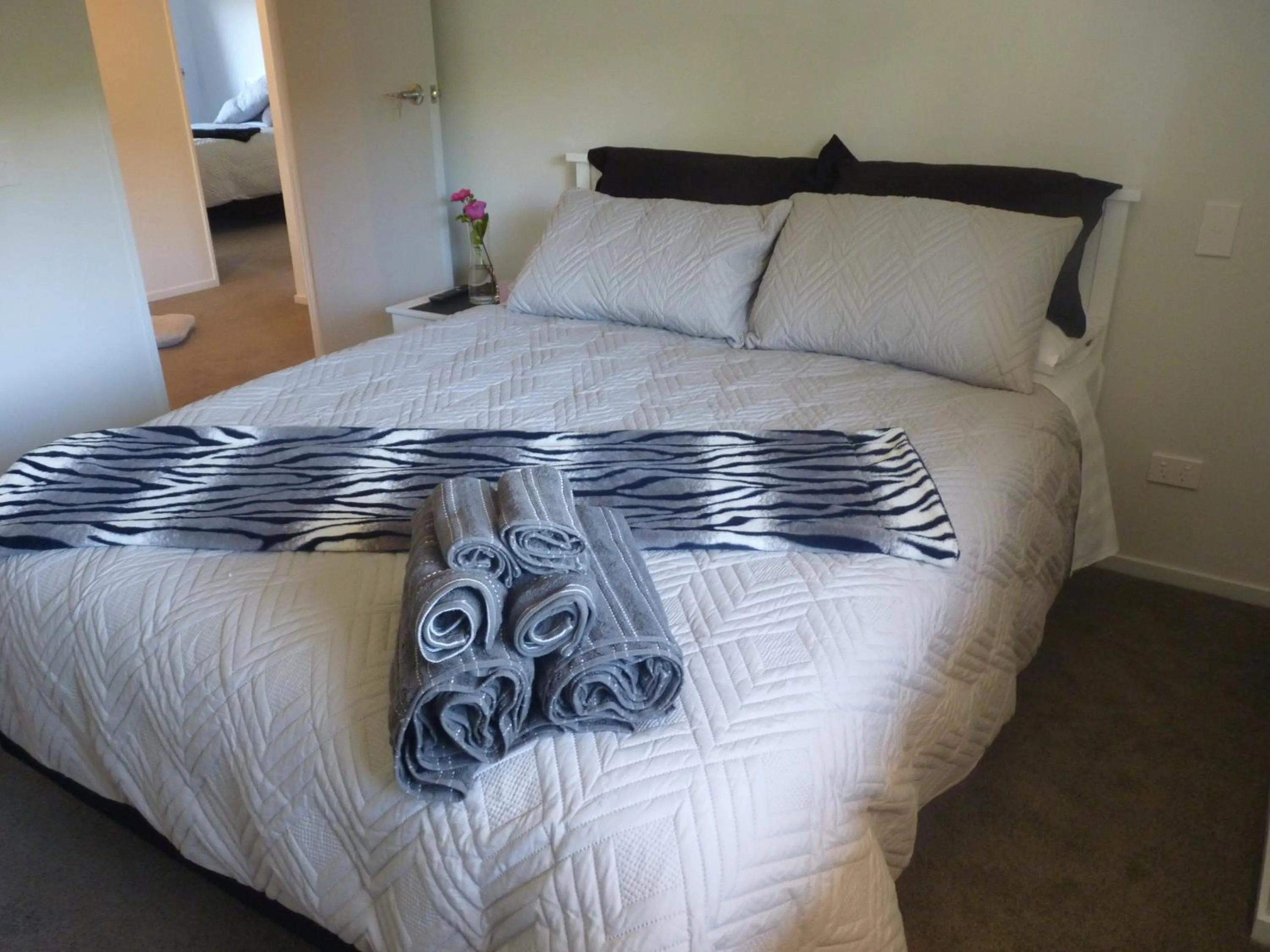 Photo of the whole room, Bed in Abel Tasman Kaiteriteri B & B