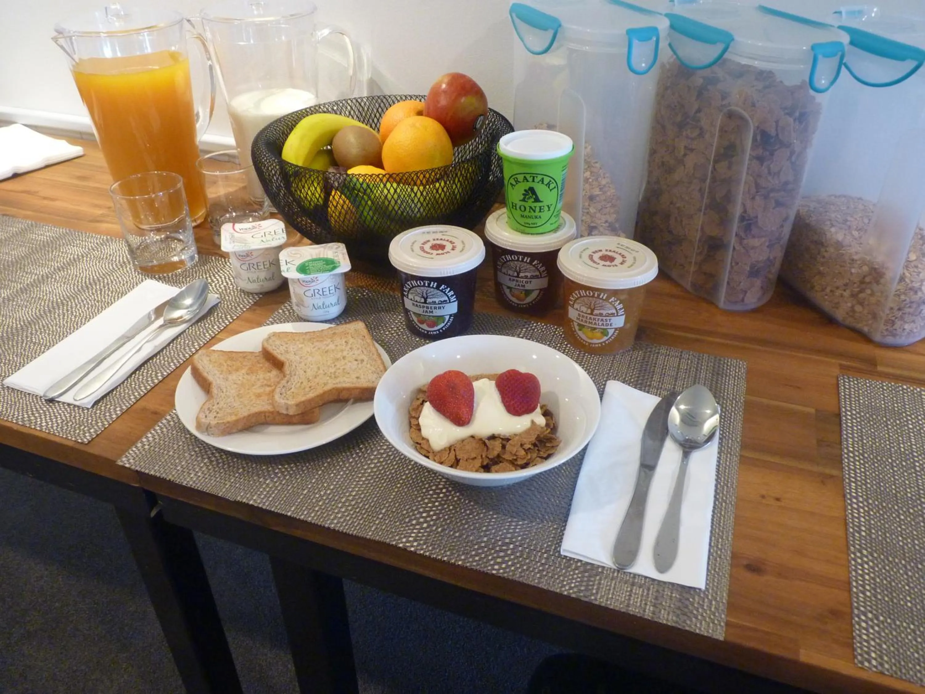 Breakfast in Abel Tasman Kaiteriteri B & B