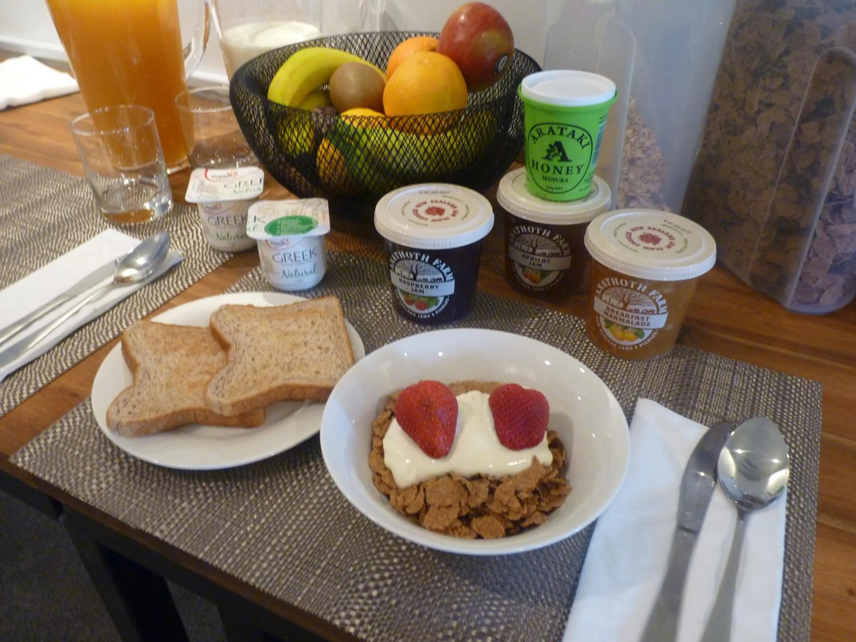 Breakfast in Abel Tasman Kaiteriteri B & B