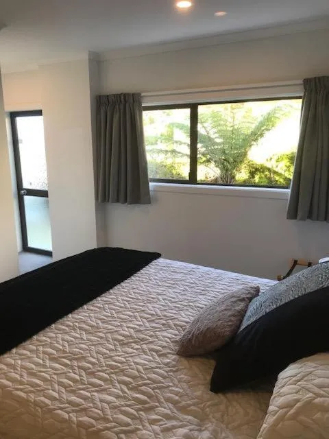 Bed in Abel Tasman Kaiteriteri B & B