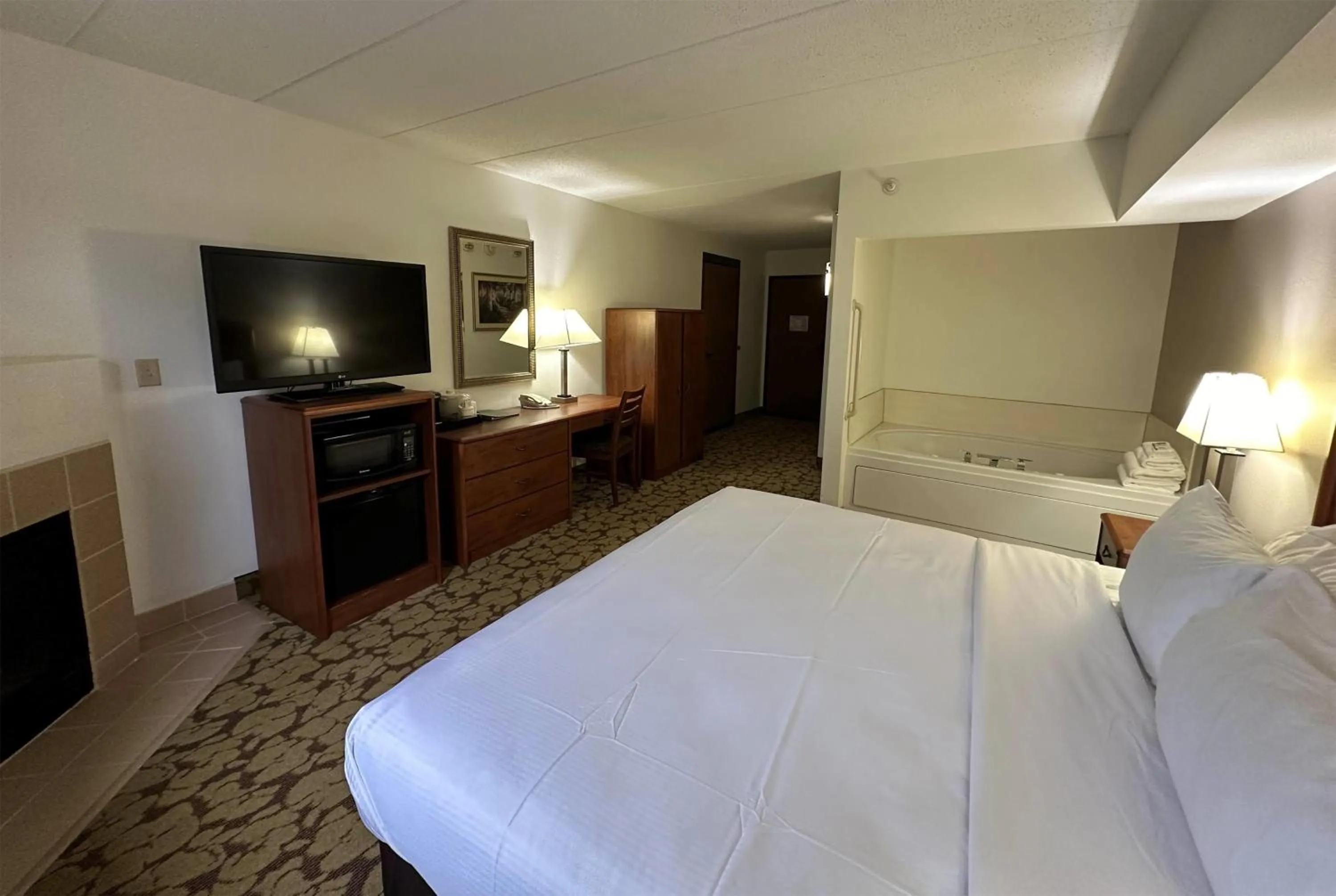 Photo of the whole room in AmericInn by Wyndham Appleton North Little Chute