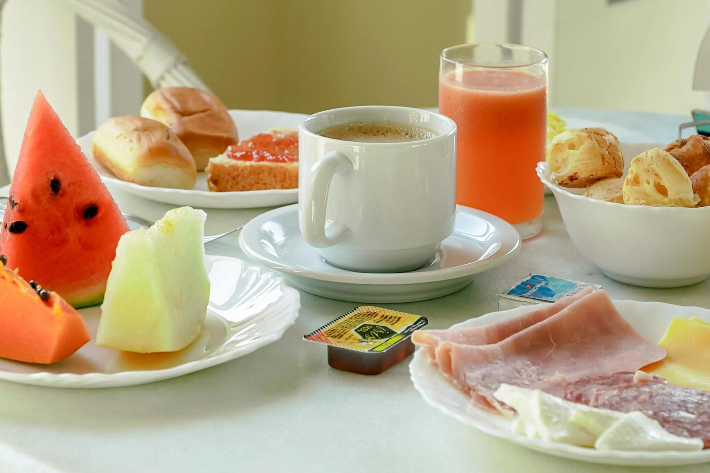 Breakfast in VELINN Pousada Ponta do Pequeah