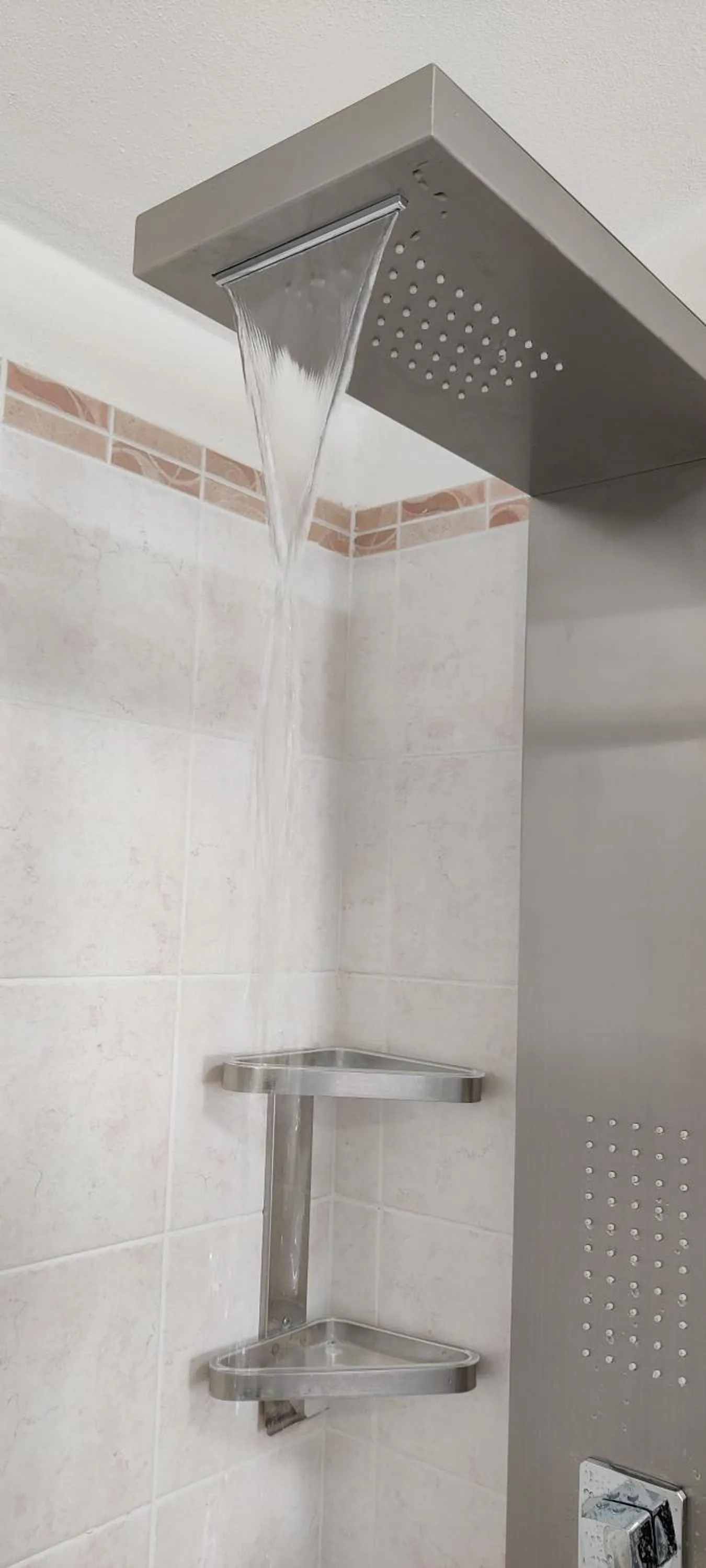 Shower in Locanda Mossa Dei Barbari