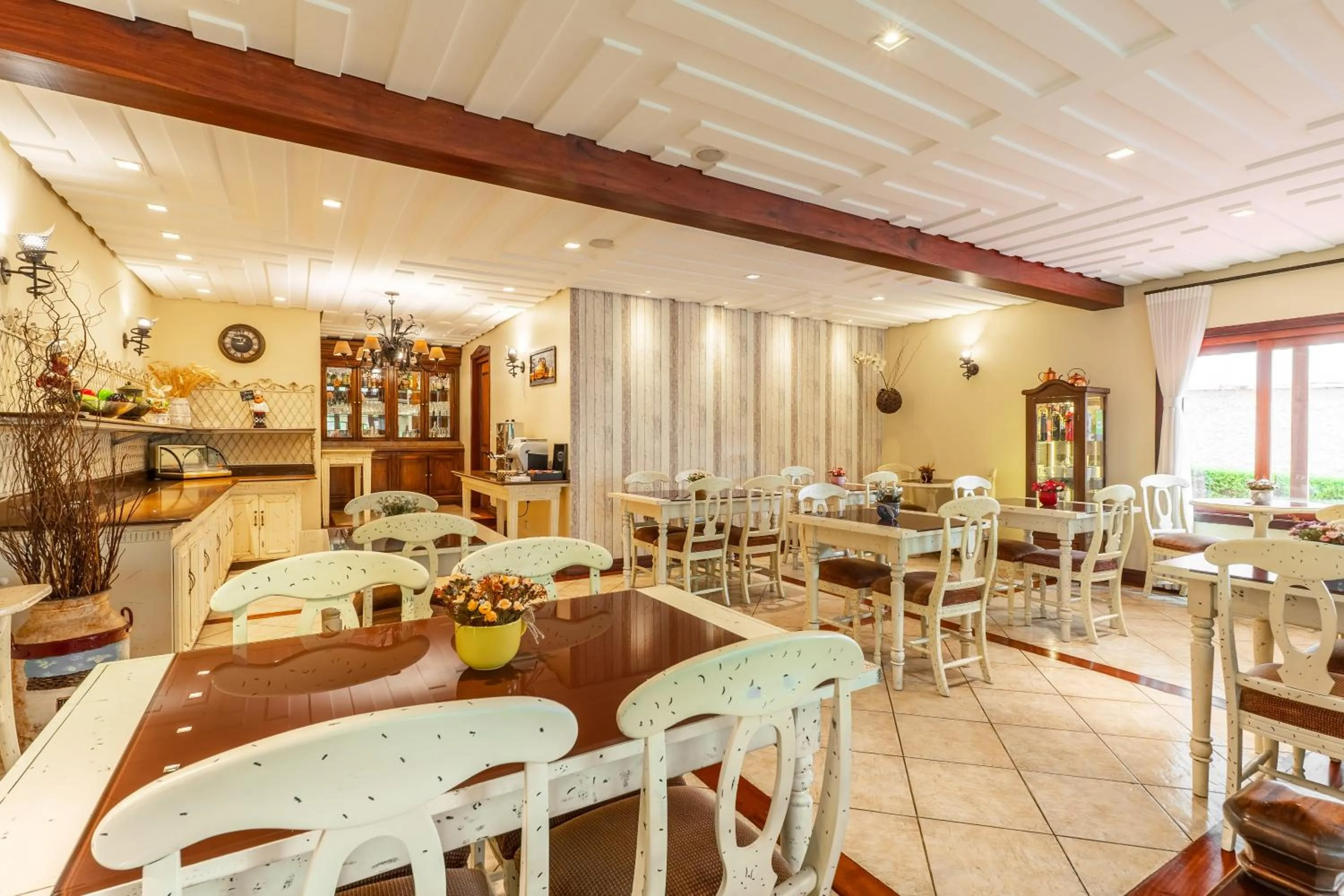 Restaurant/places to eat in Pousada D'Biagy Raízes