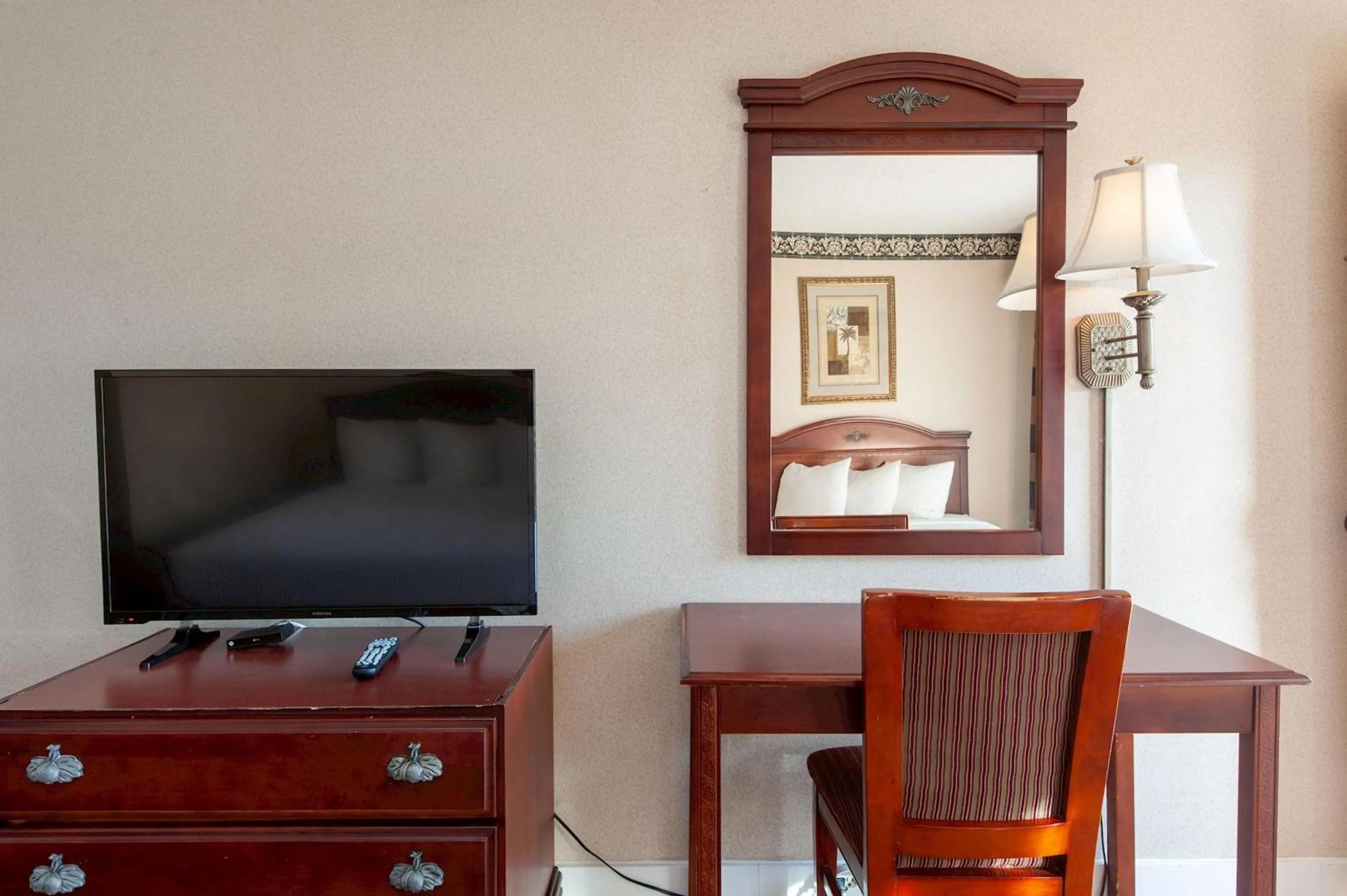 Bedroom in Studio City Court Yard Hotel