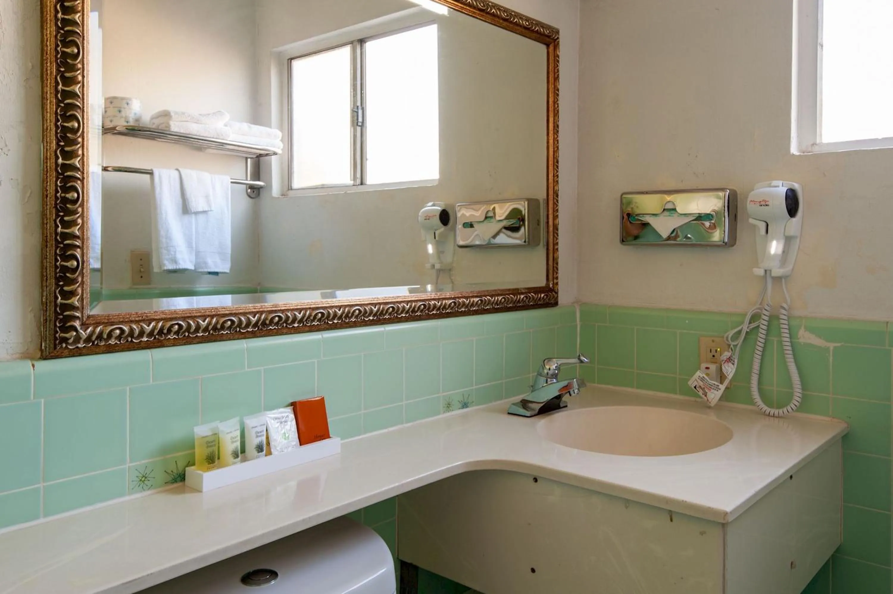 Bathroom in Studio City Court Yard Hotel