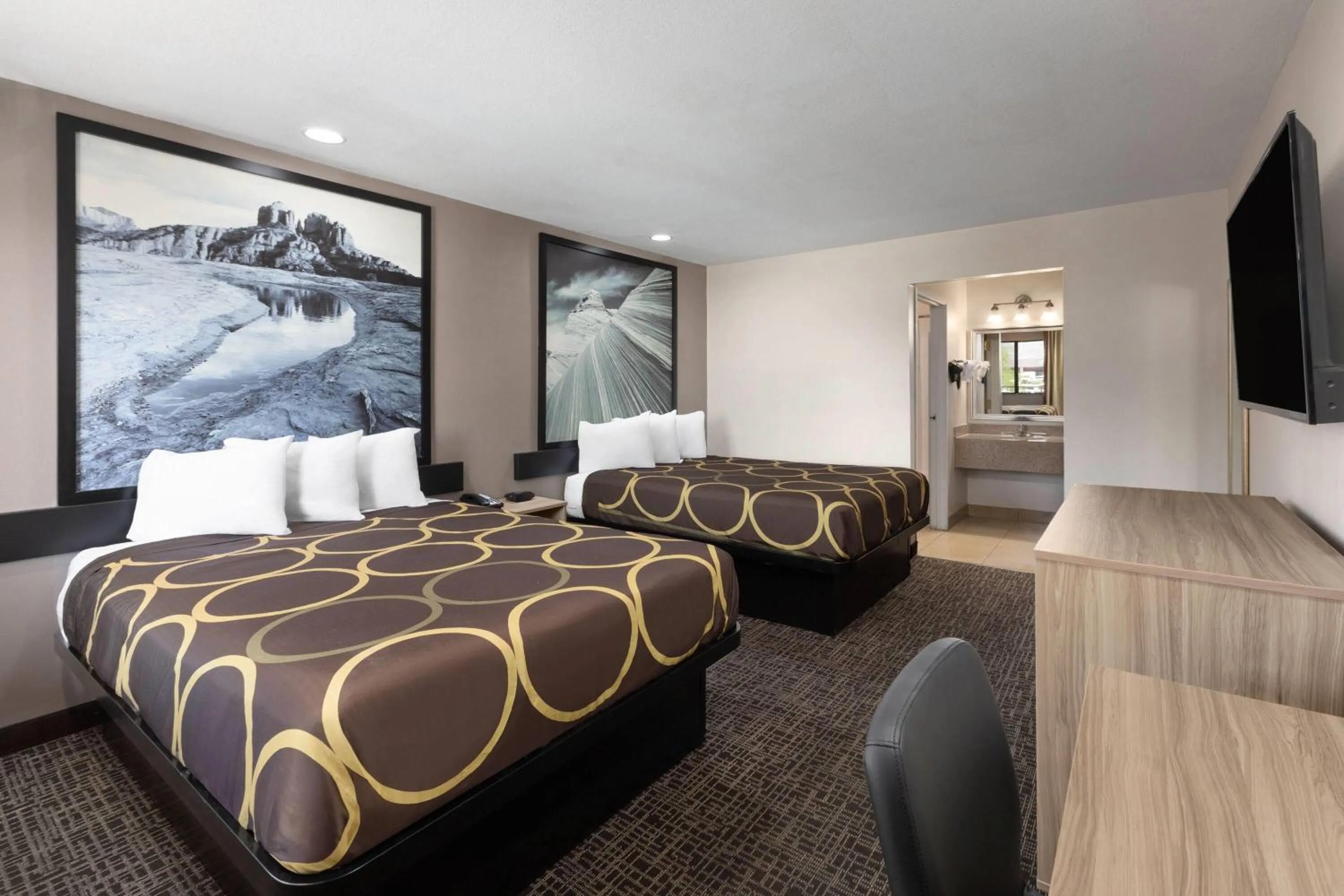 Photo of the whole room, Bed in Super 8 by Wyndham Tucson/Grant Road Area AZ