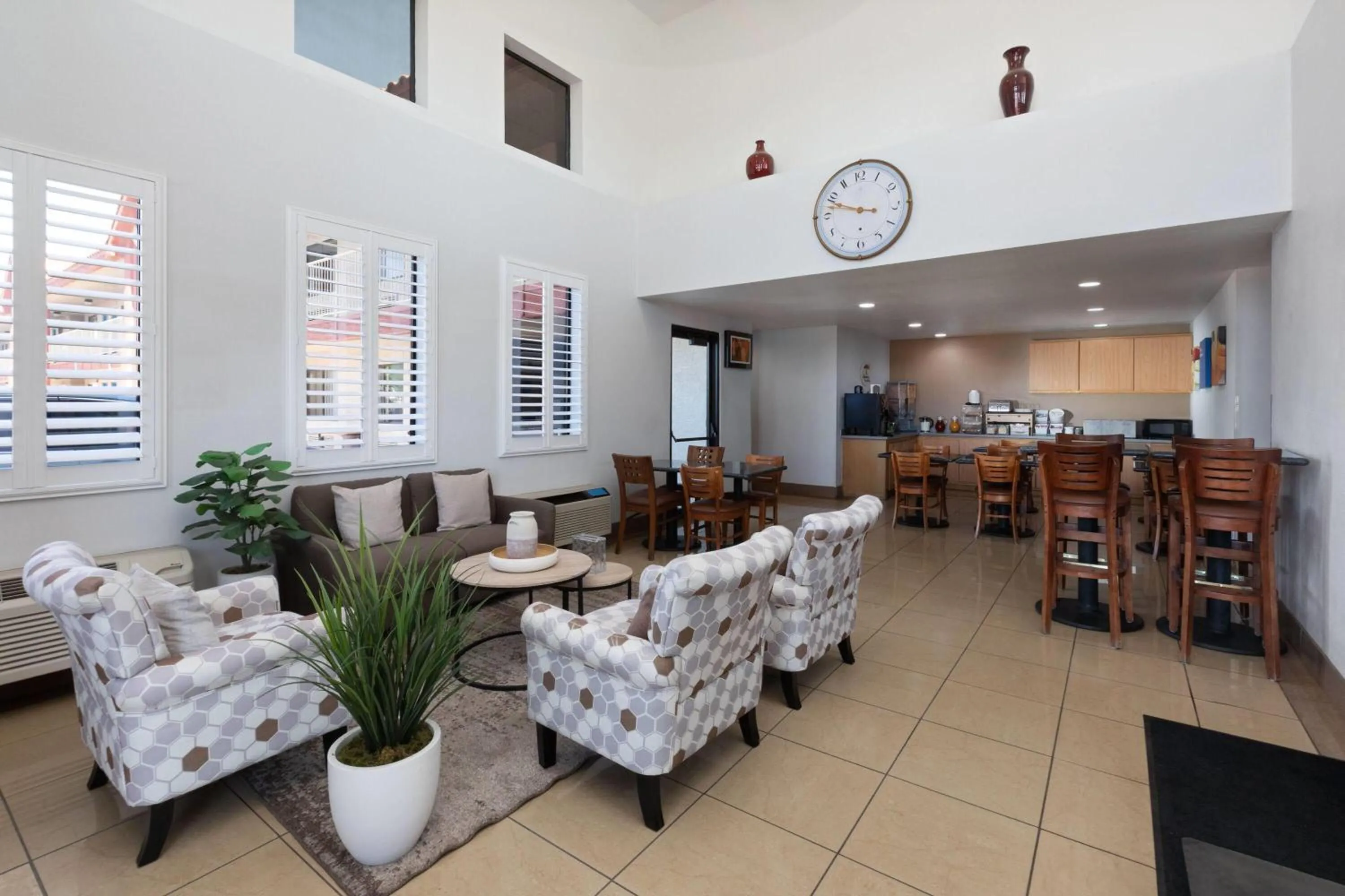 Lobby or reception in Super 8 by Wyndham Tucson/Grant Road Area AZ