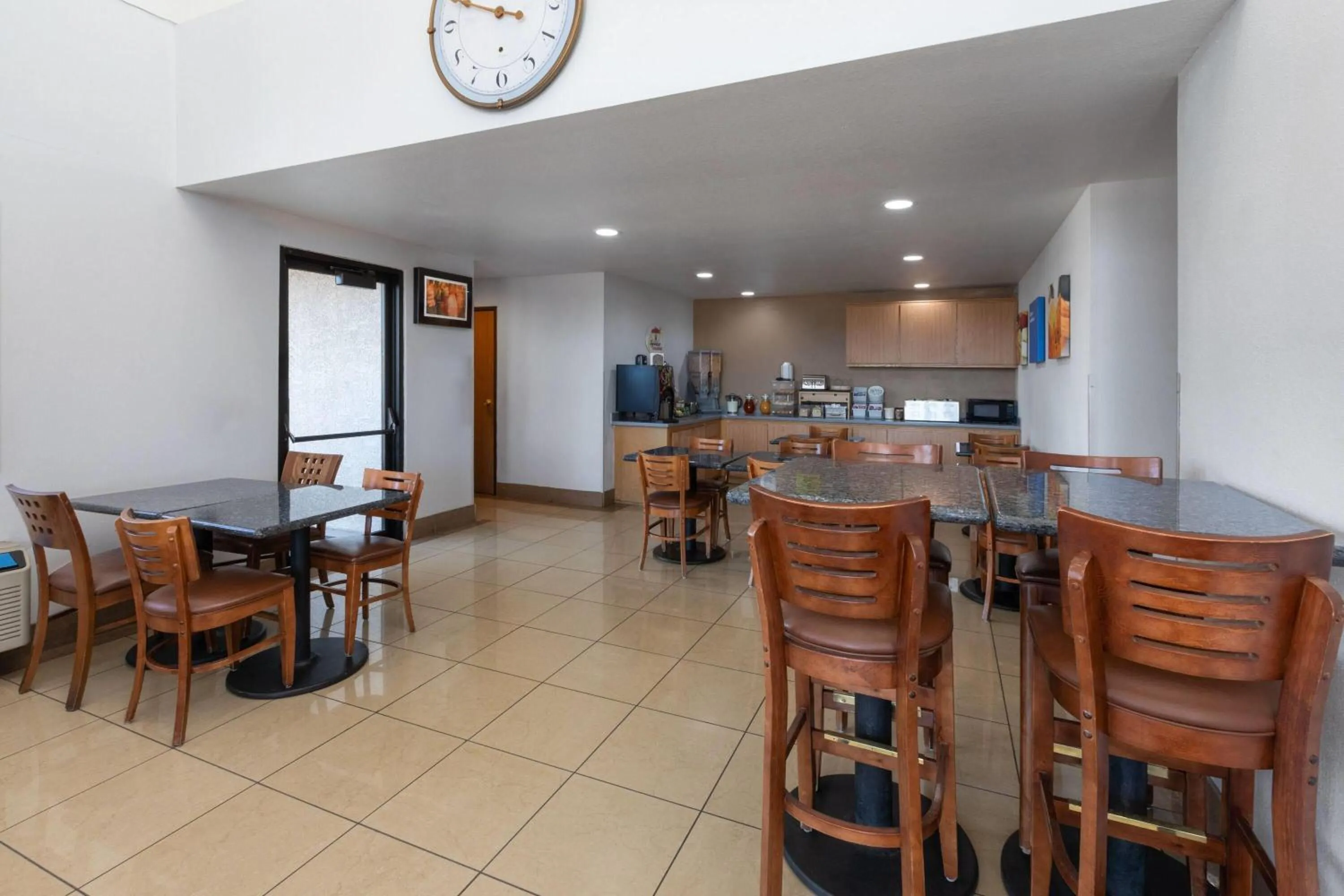 Breakfast in Super 8 by Wyndham Tucson/Grant Road Area AZ