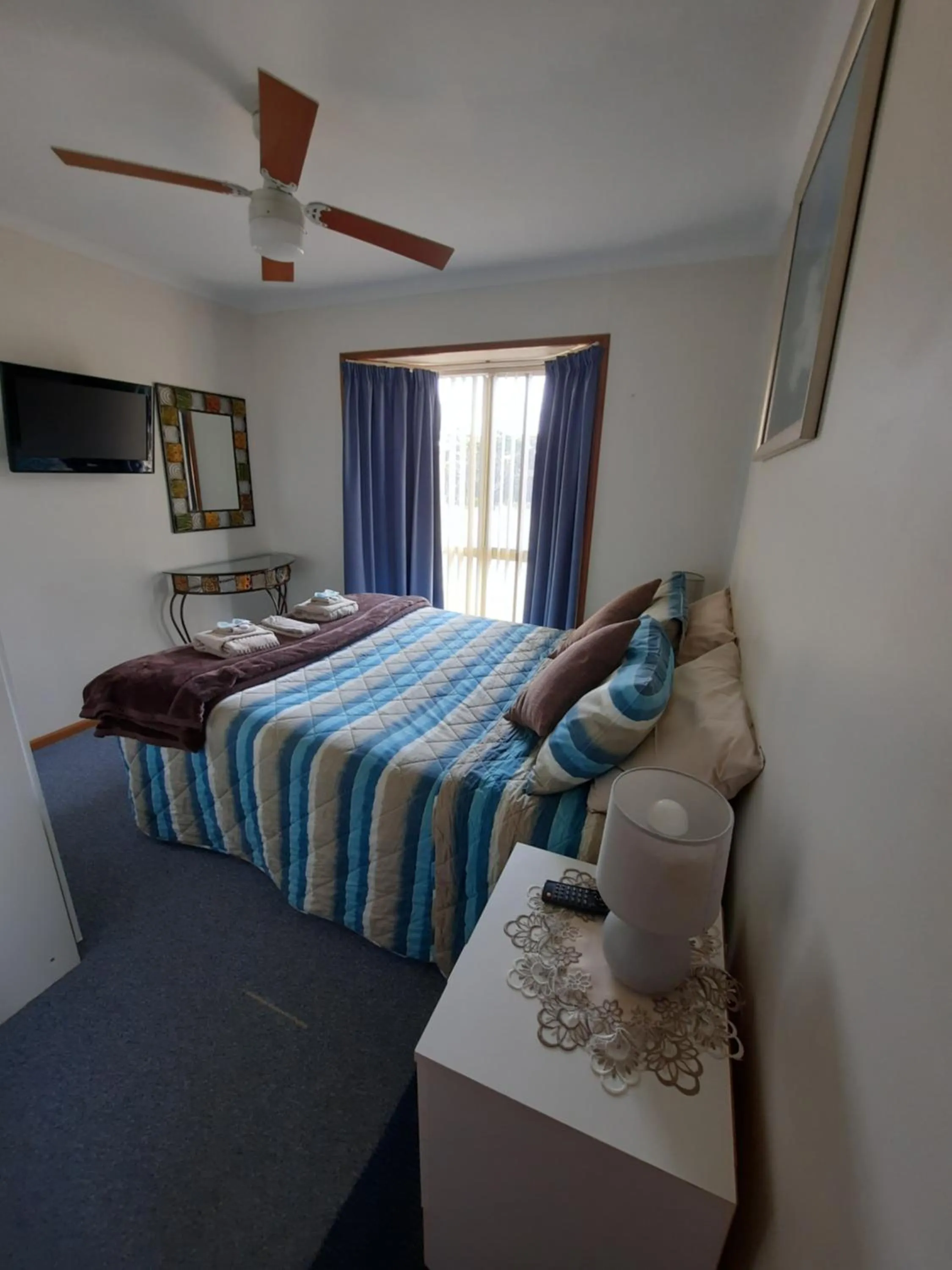 TV and multimedia, Bed in Kangaroo Island Accommodation