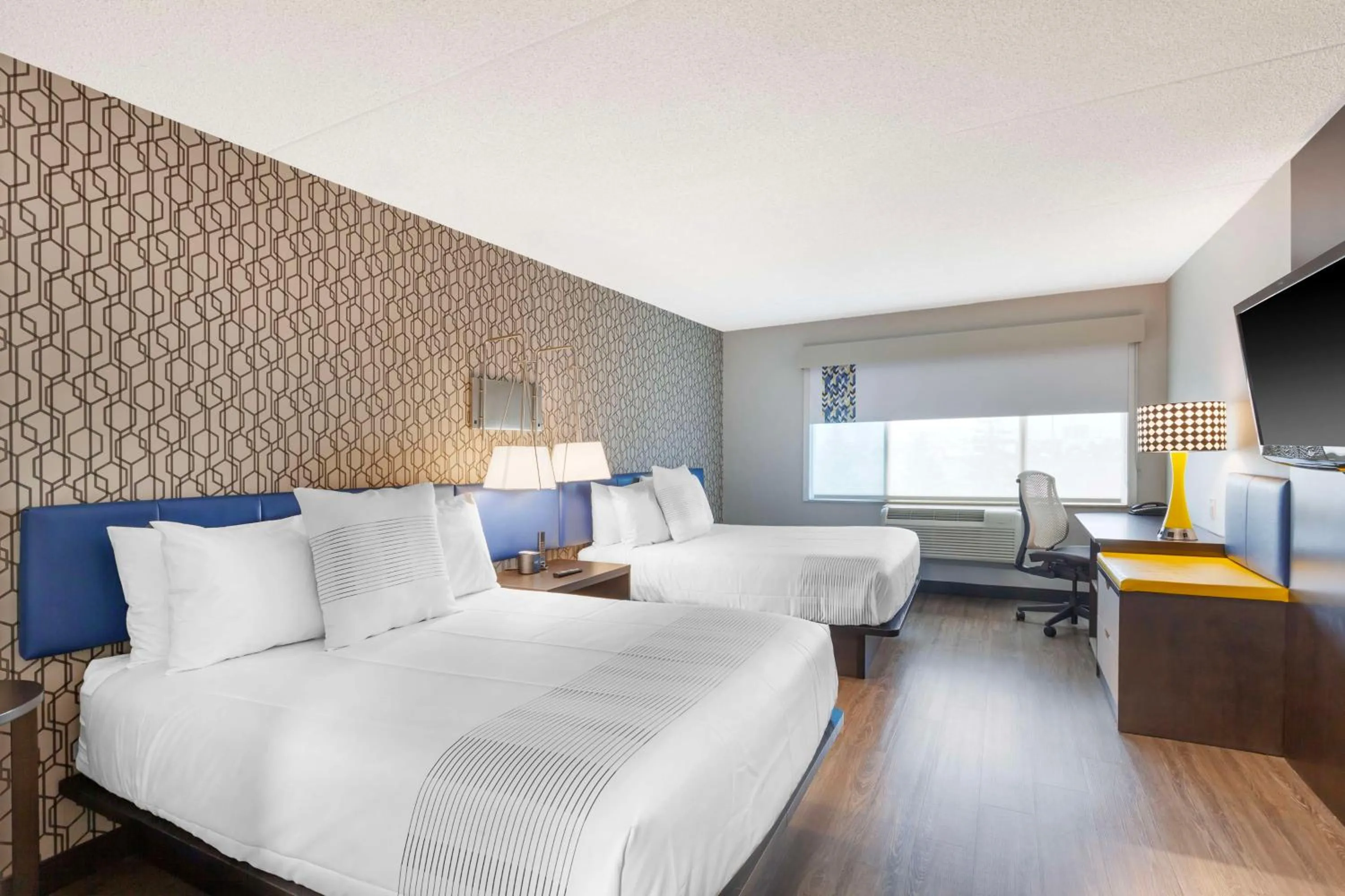 Bedroom, Bed in GLō Best Western Mississauga Corporate Centre