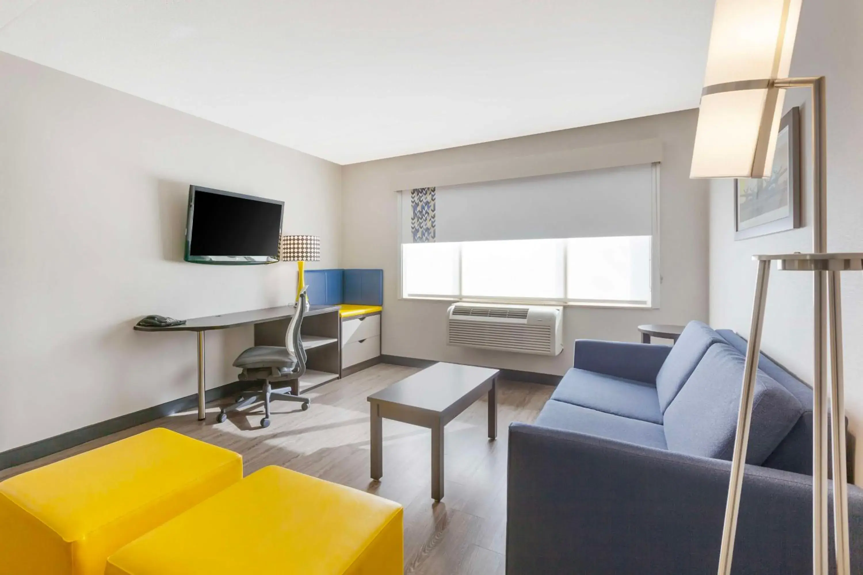 Deluxe King Suite in GLō Best Western Mississauga Corporate Centre Deluxe King Suite in GLō Best Western Mississauga Corporate Centre