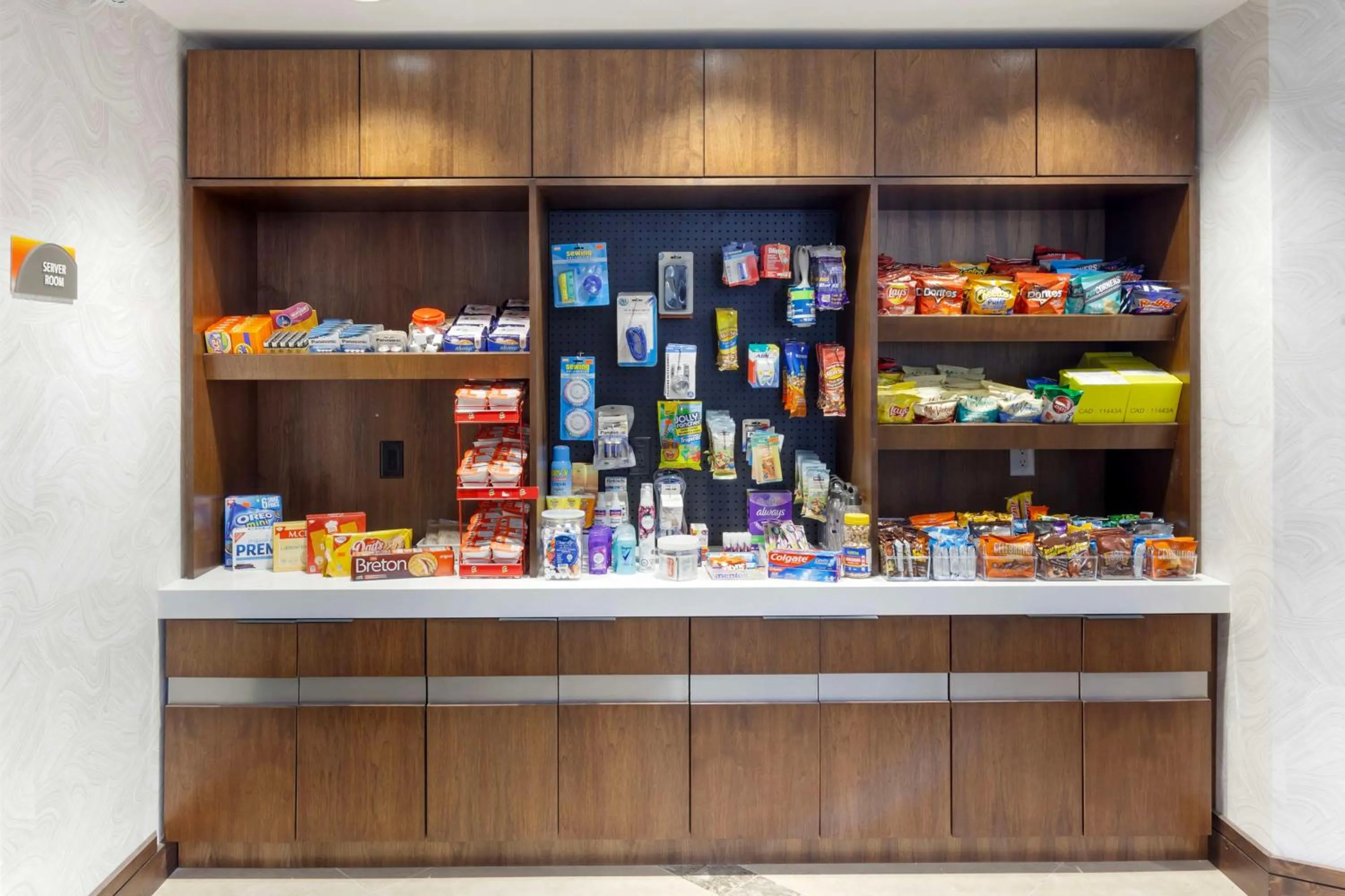 Food and drinks in GLō Best Western Mississauga Corporate Centre