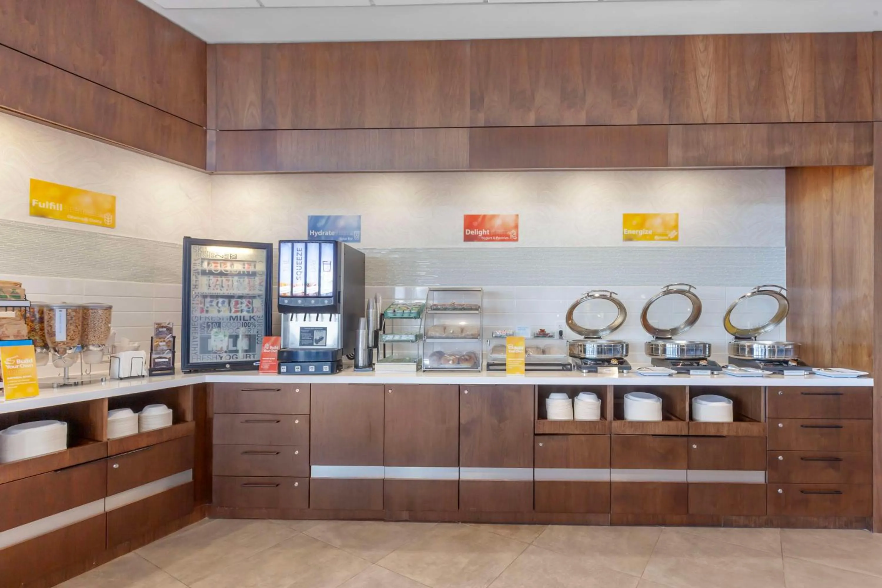 Breakfast in GLō Best Western Mississauga Corporate Centre