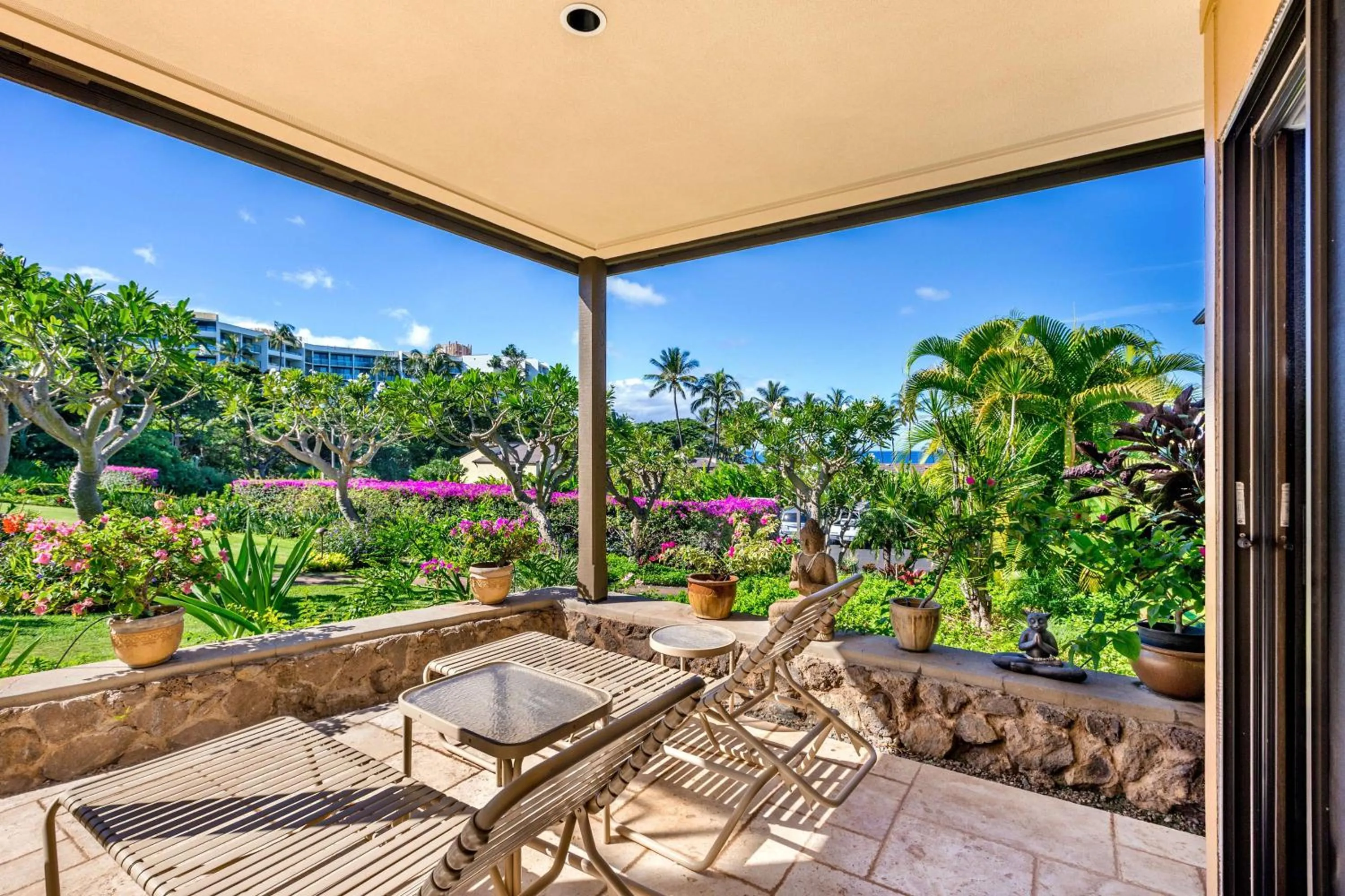 Photo of the whole room in Wailea Elua Village - CoralTree Residence Collection