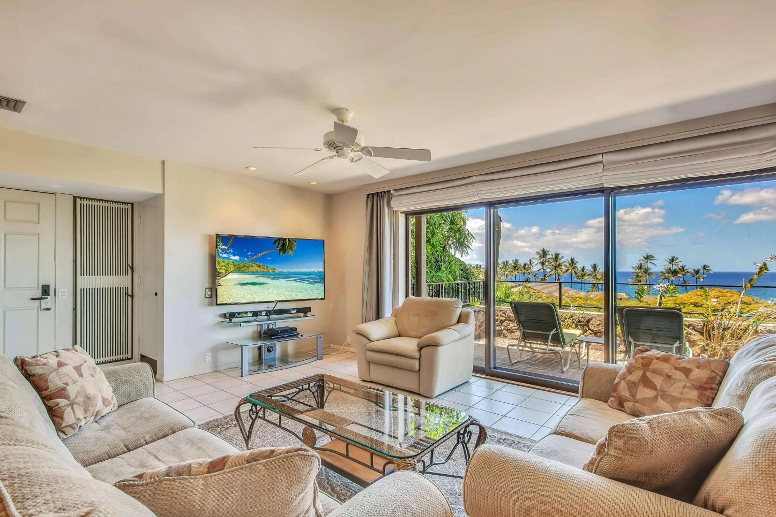 Photo of the whole room in Wailea Elua Village - CoralTree Residence Collection