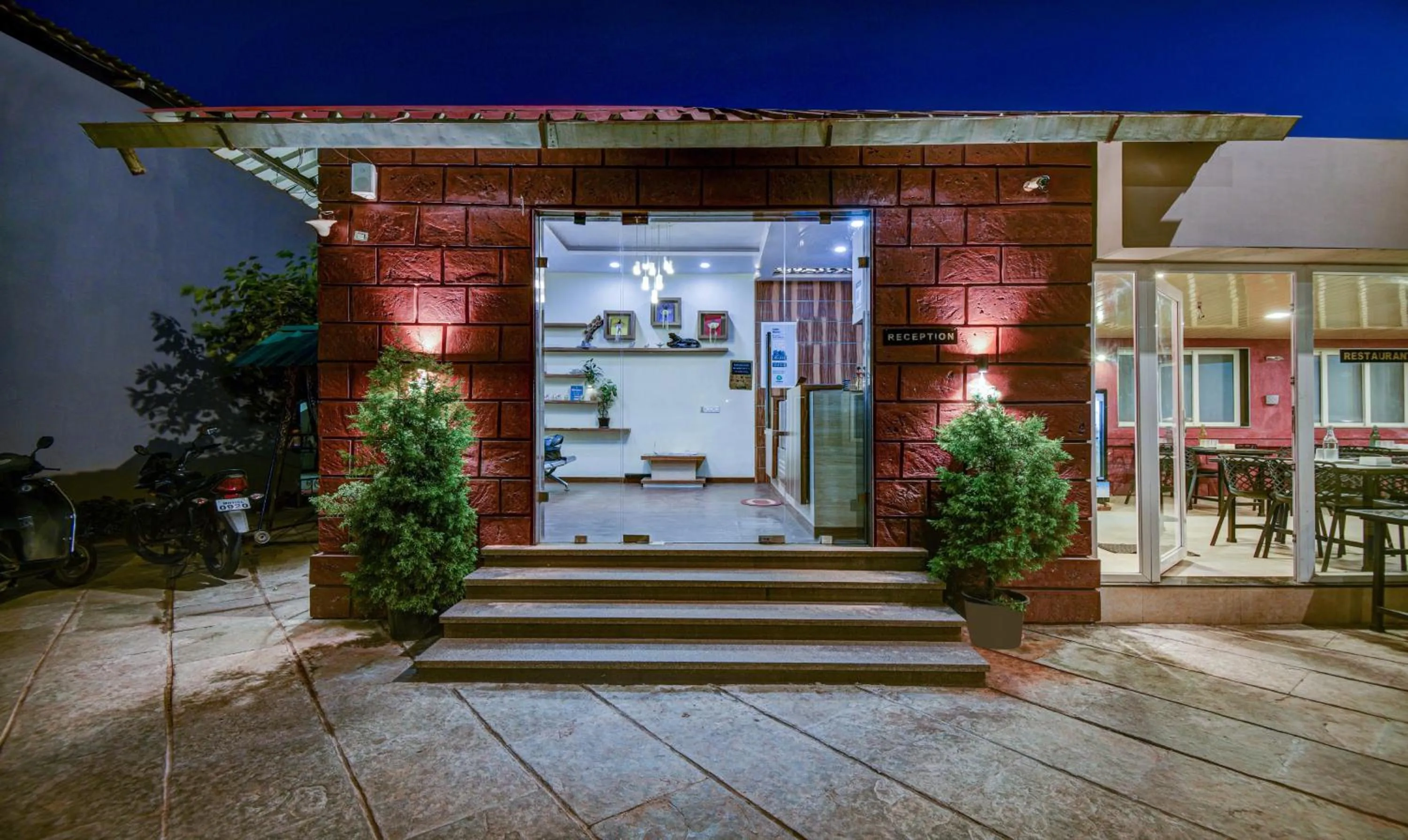 Lobby or reception in Treebo JP Cottage