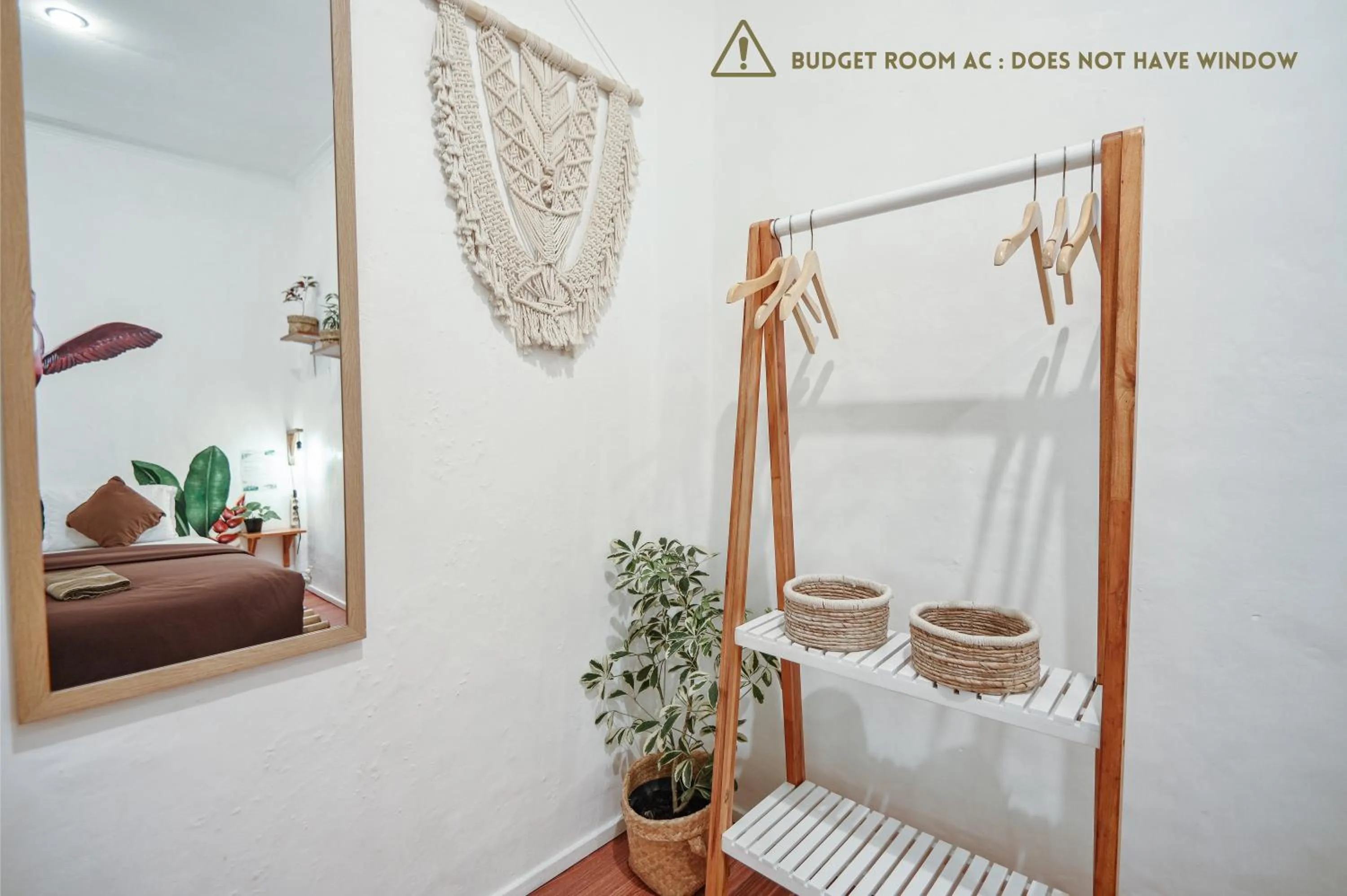 Decorative detail in Snooze