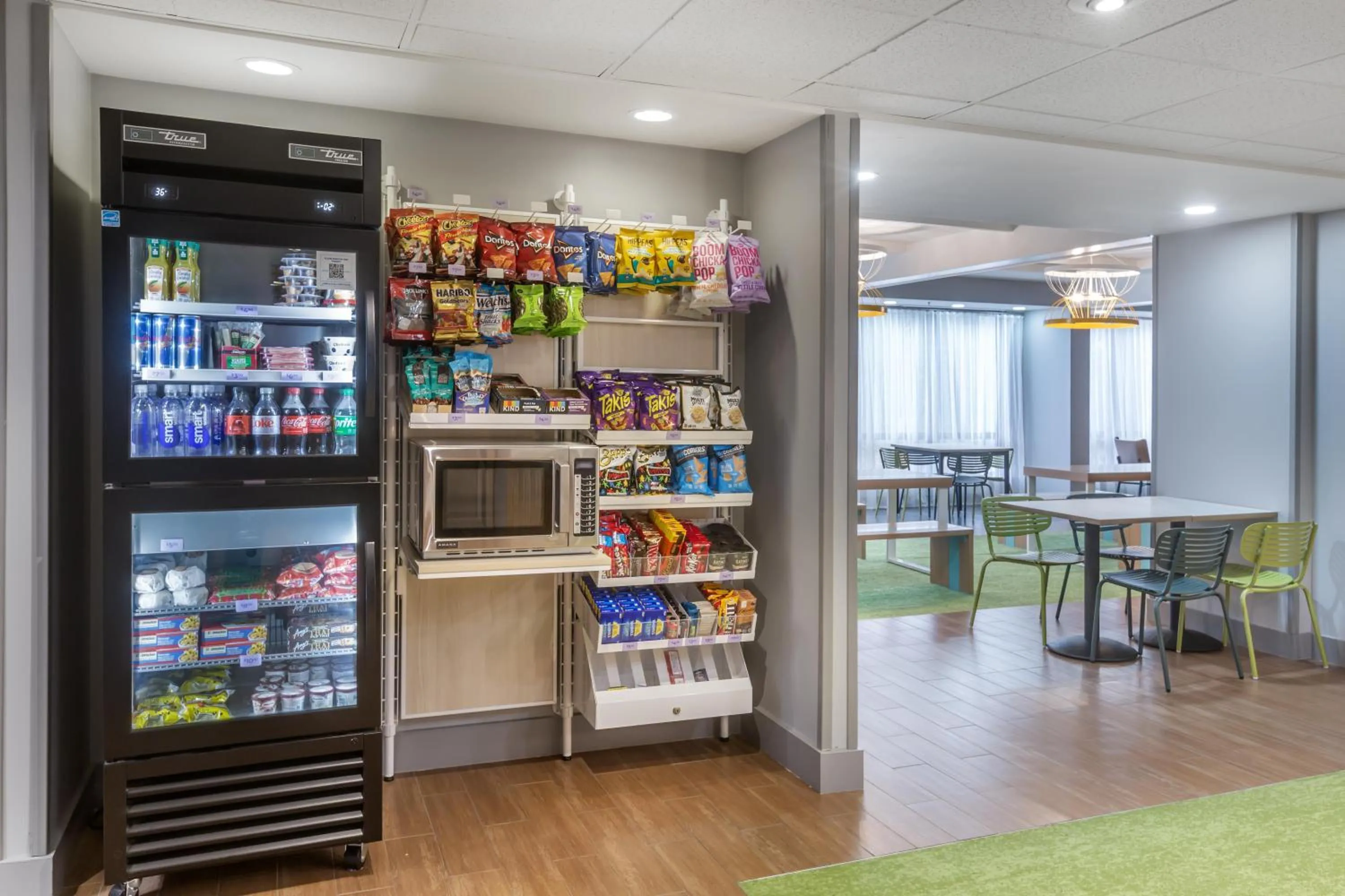 Restaurant/places to eat in Spark by Hilton Atlanta Airport South College Park