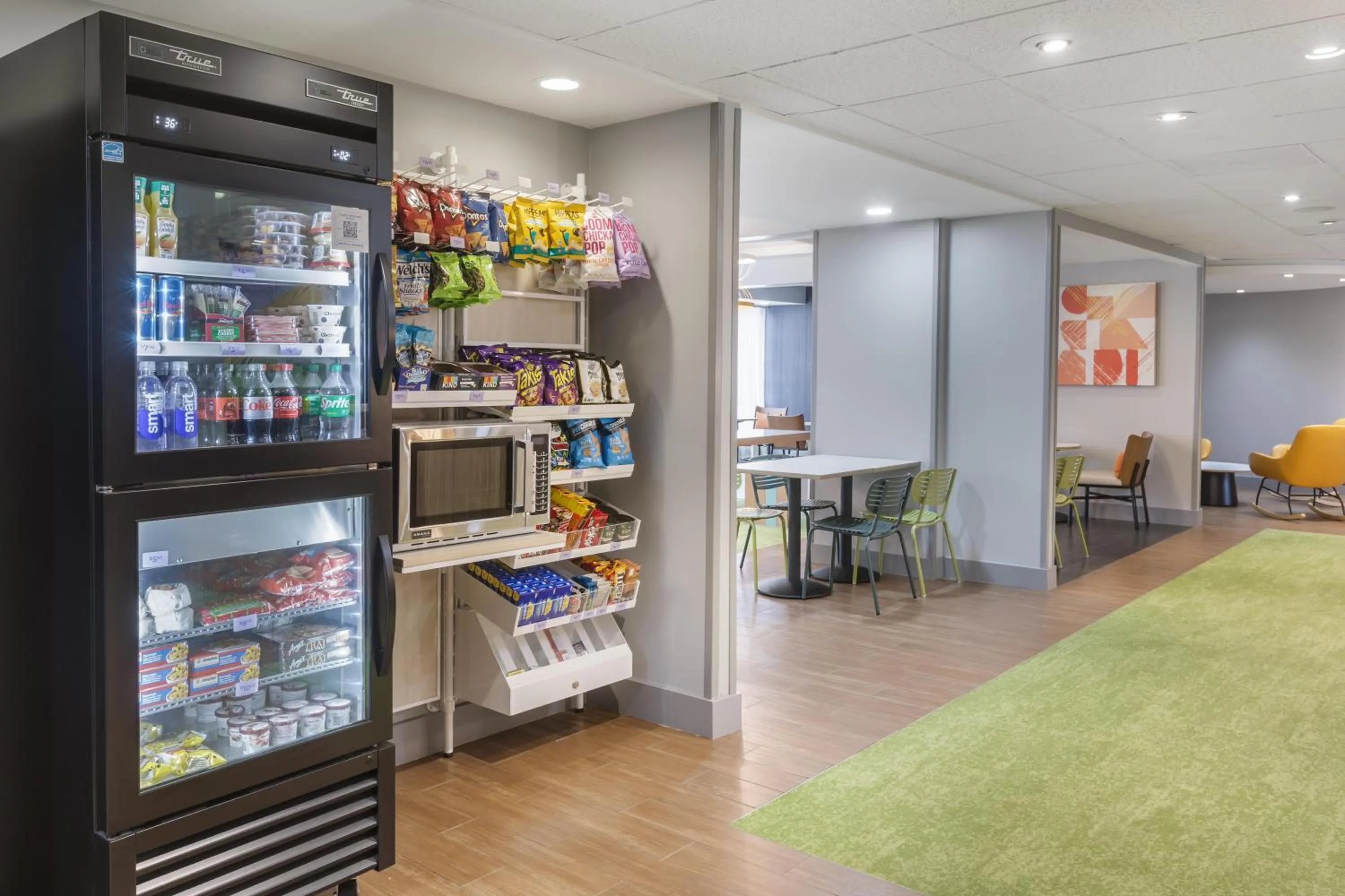 Restaurant/places to eat in Spark by Hilton Atlanta Airport South College Park