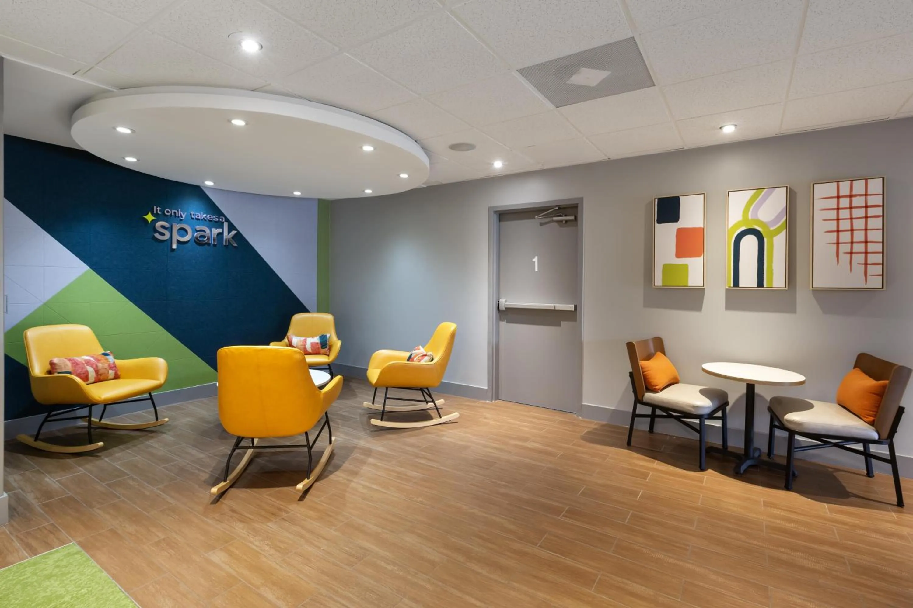 Lobby or reception in Spark by Hilton Atlanta Airport South College Park