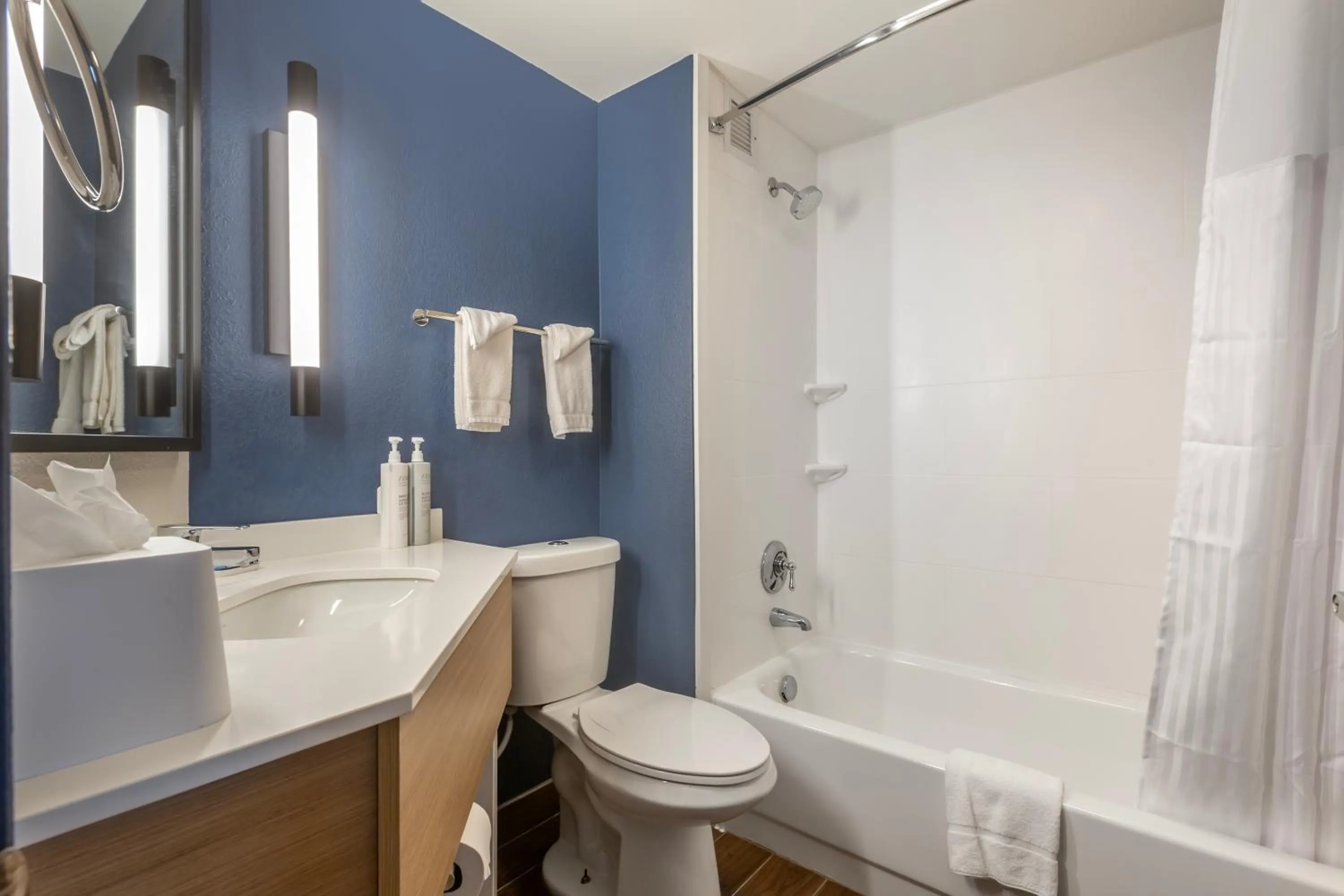 Bathroom in Spark by Hilton Atlanta Airport South College Park