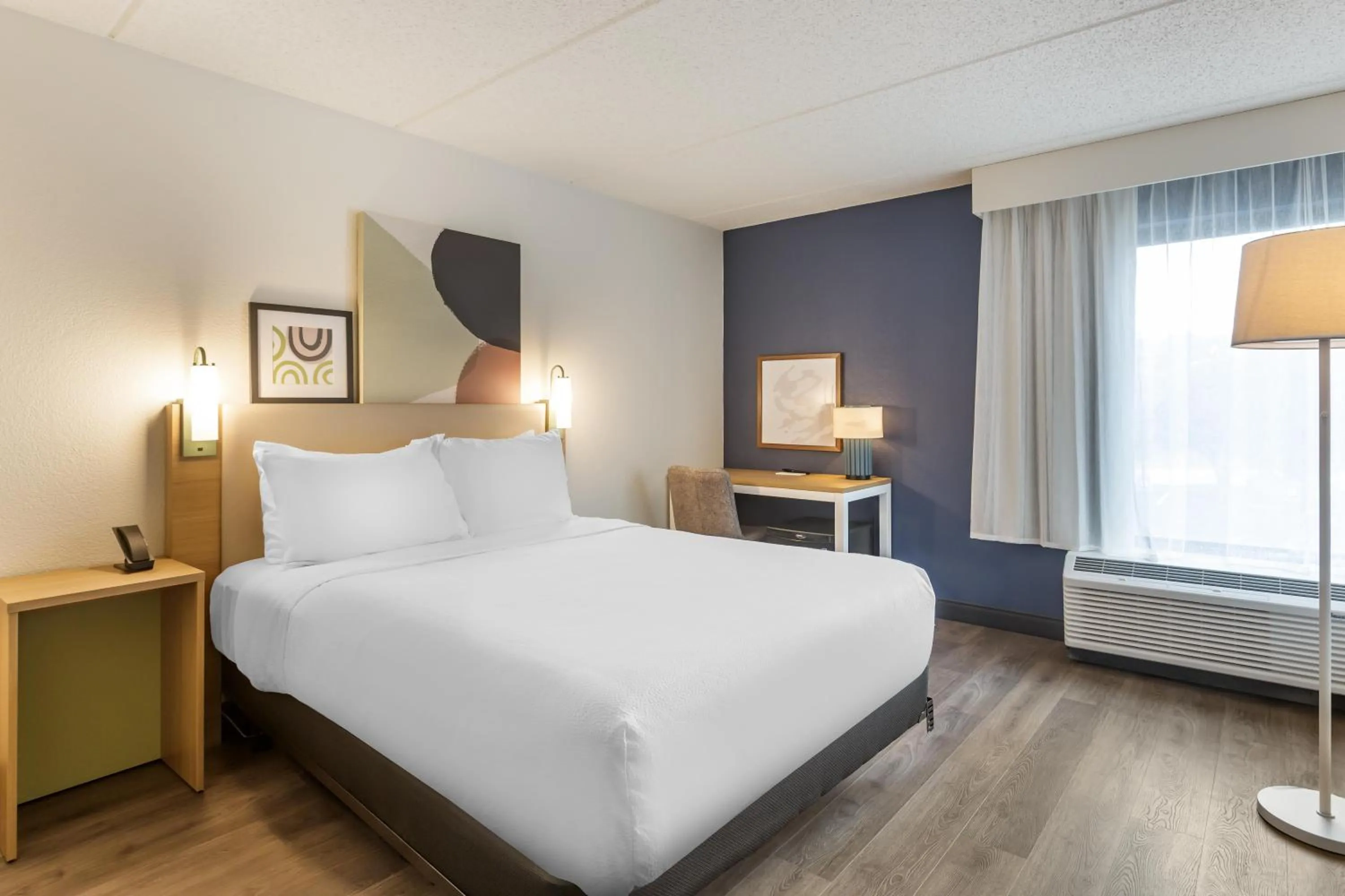 Bed in Spark by Hilton Atlanta Airport South College Park