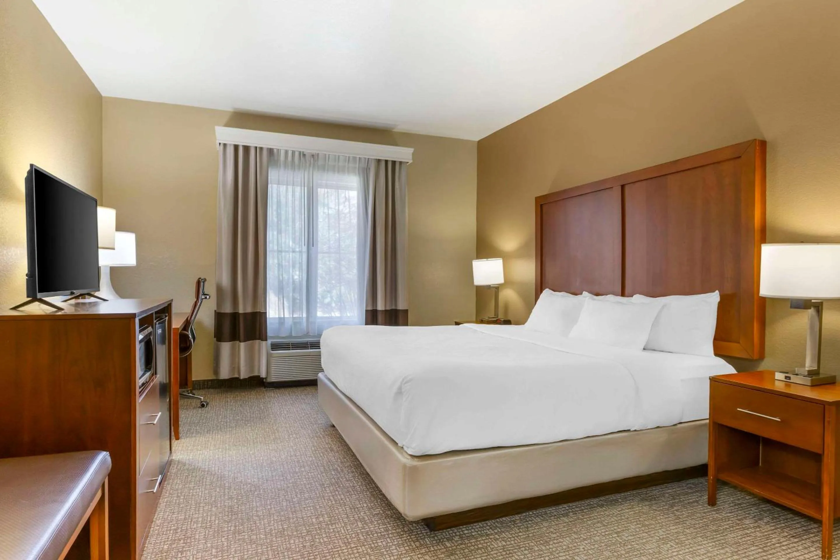 Bedroom, Bed in Comfort Inn Green Valley, Arizona