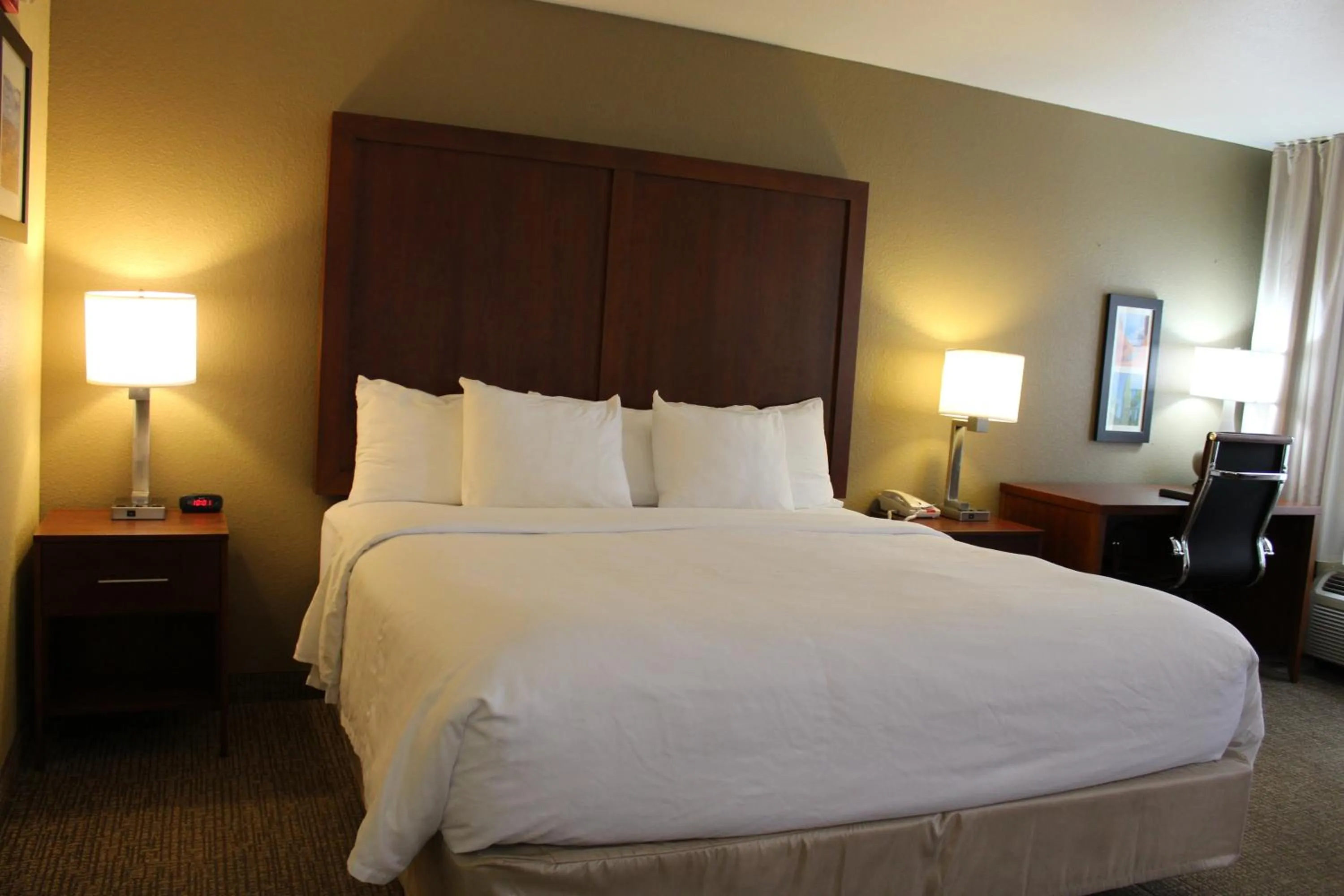 Bedroom, Bed in Comfort Inn Green Valley, Arizona