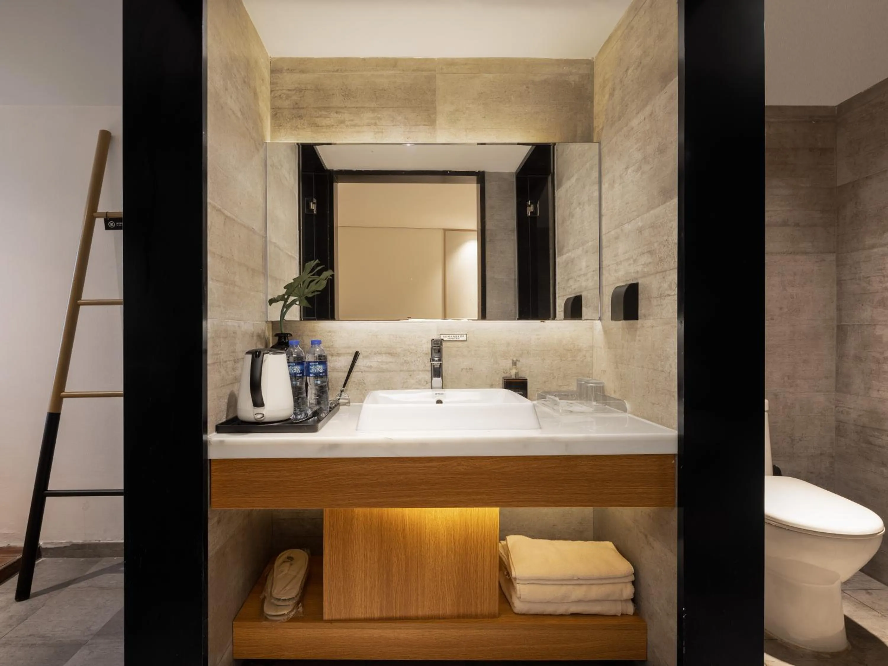 Bathroom, Bed in Waito Hotel Yuexiu Park Guangzhou