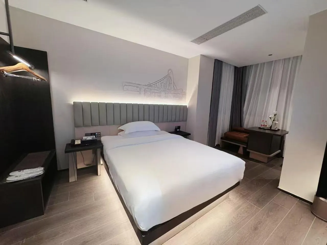 Photo of the whole room, Bed in Waito Hotel Yuexiu Park Guangzhou