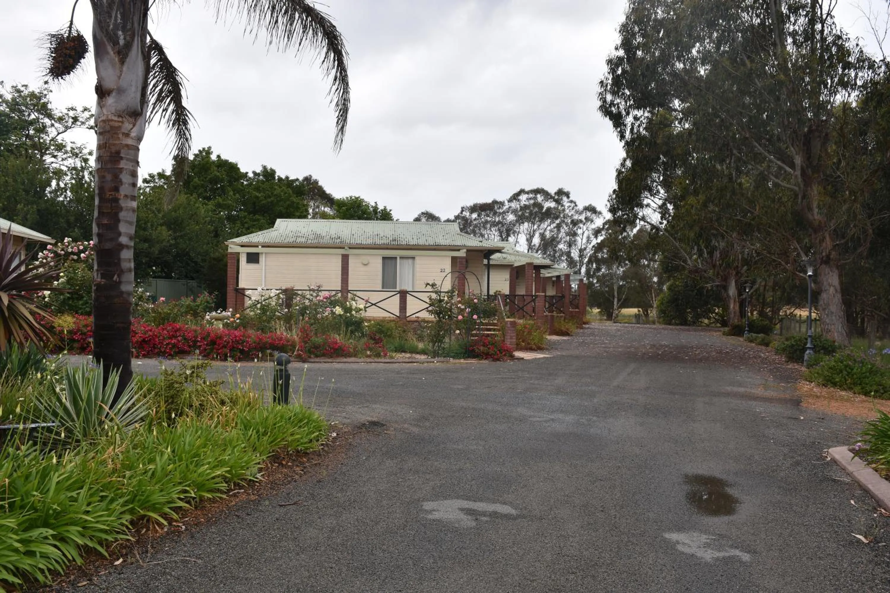 Mount Barker Valley Views Motel & Chalets, Western Australia