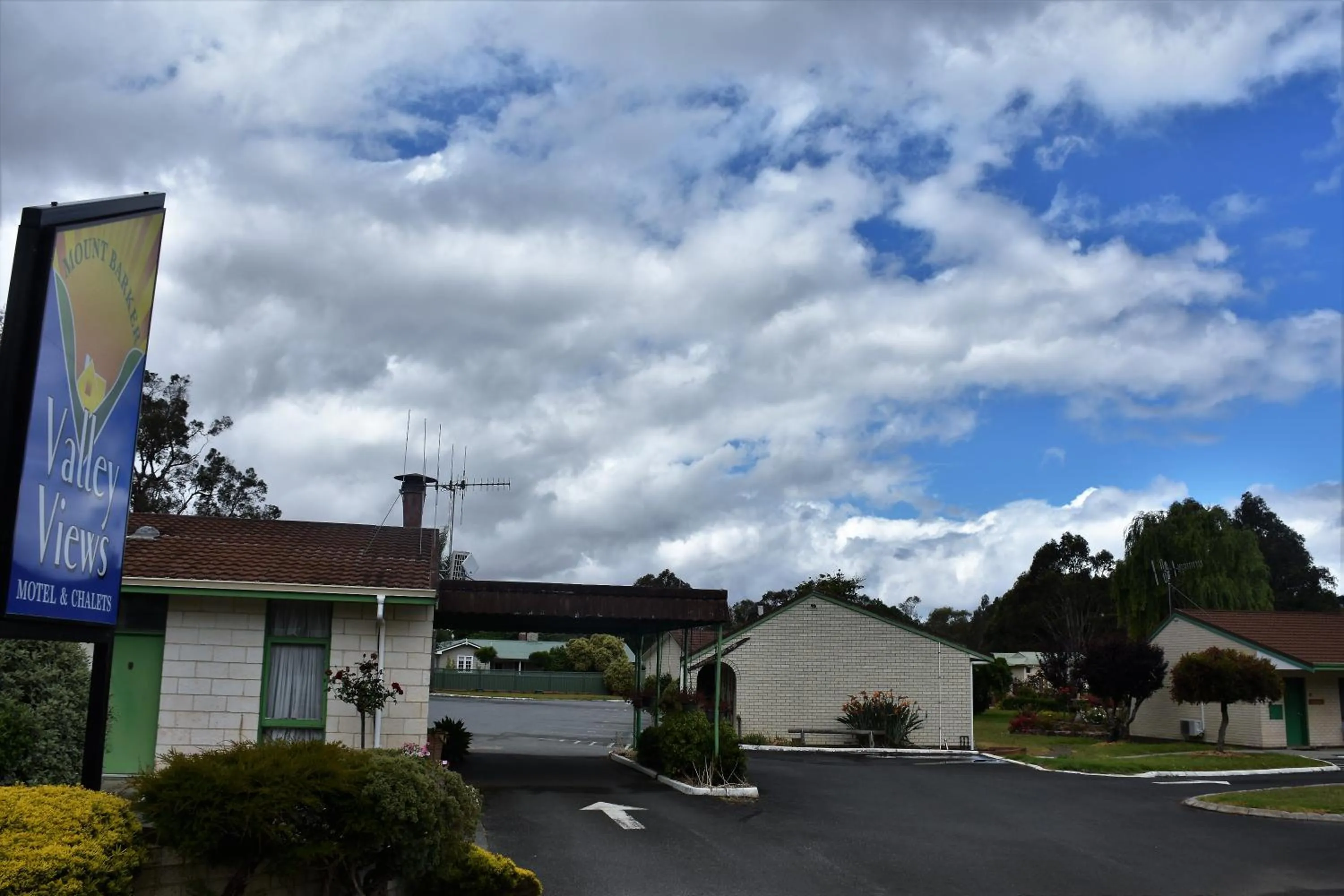 Facade/entrance in Mount Barker Valley Views Motel & Chalets, Western Australia
