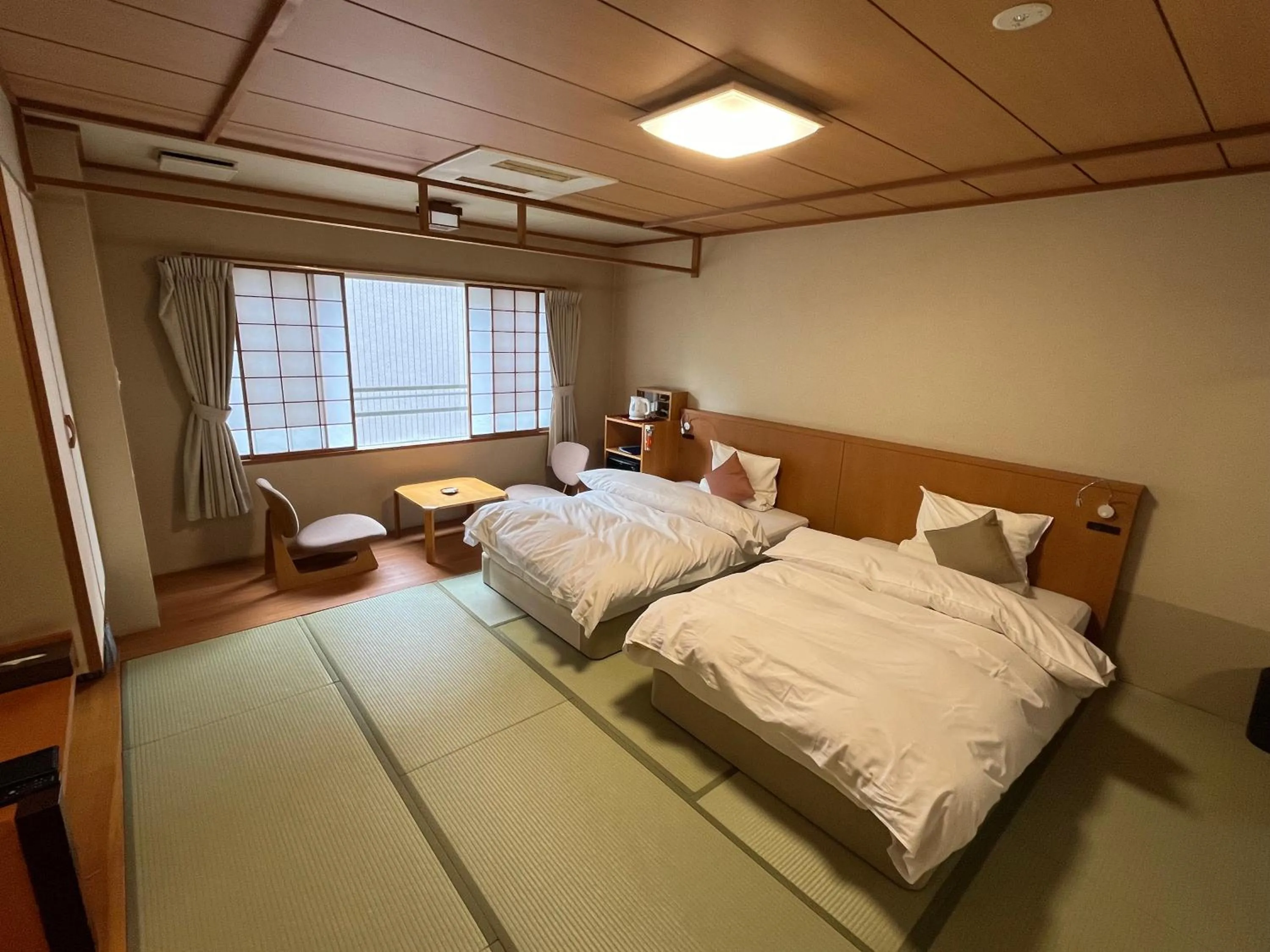 Bedroom, Bed in Takinoya Bekkan Tamanoyu