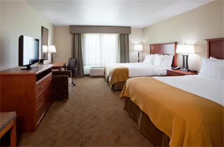 Bed in Holiday Inn Express & Suites - Mason City by IHG
